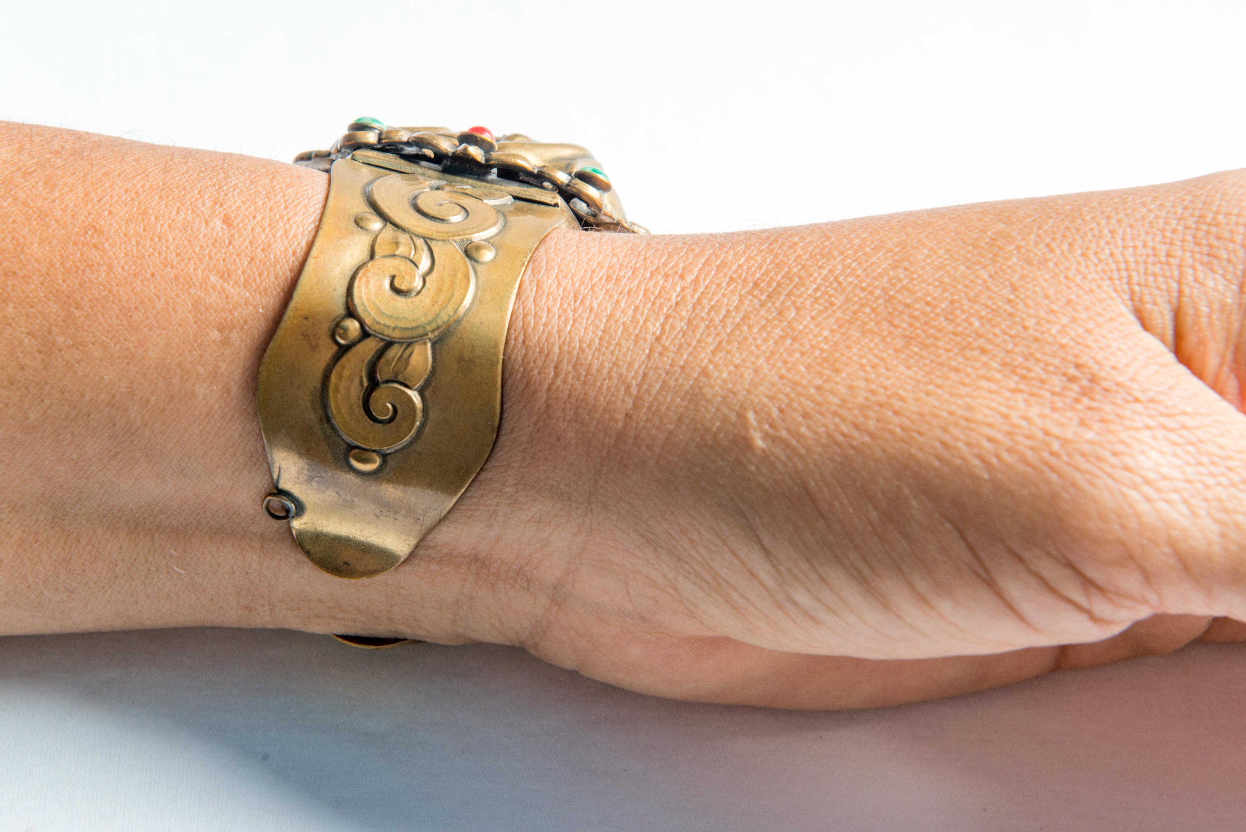 Hobe Warrior Cuff Bracelet In Good Condition For Sale In Stamford, CT