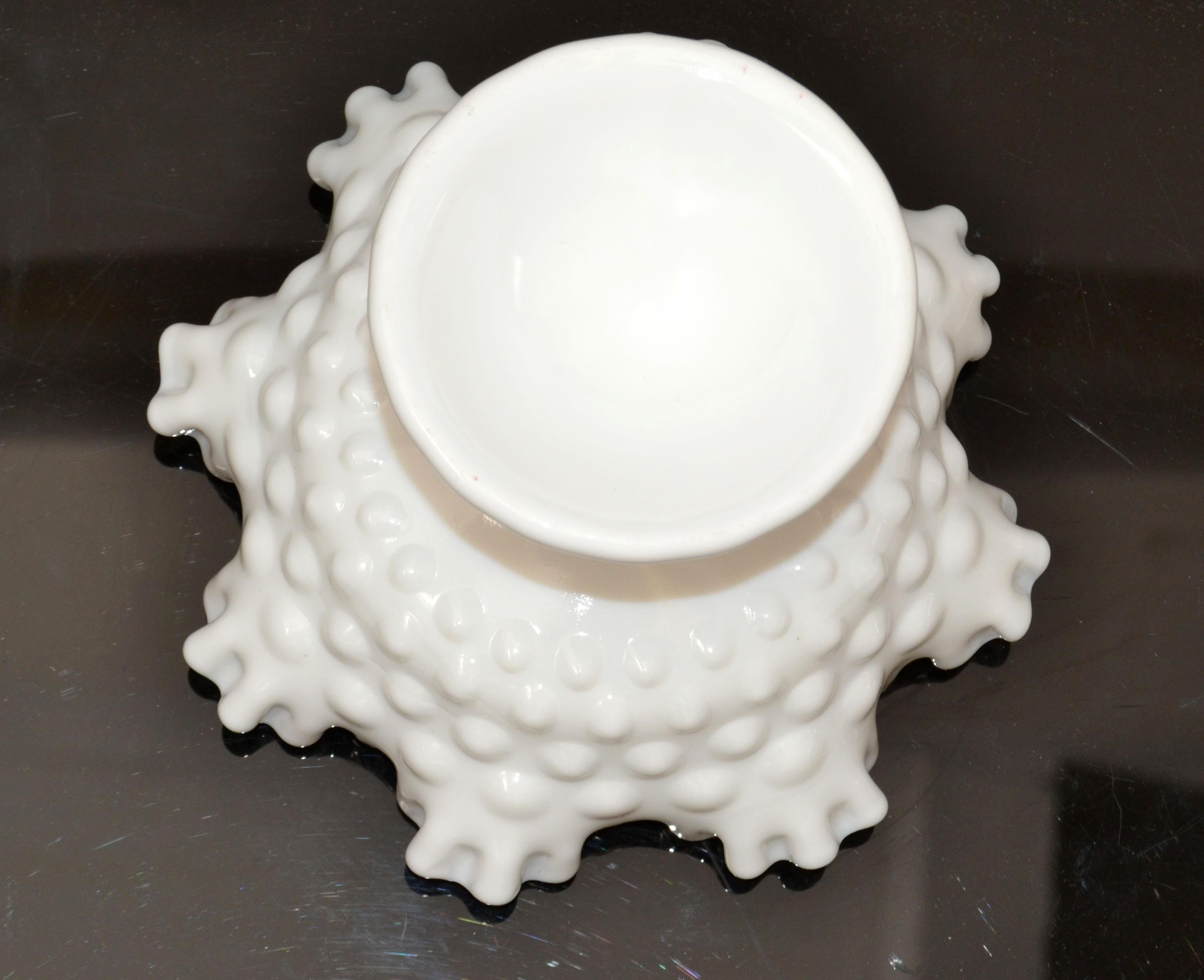Fenton Hobnail White Ruffled Milk Glass Footed Bowl Candy Cream Serving Bowl 70s In Good Condition For Sale In Miami, FL