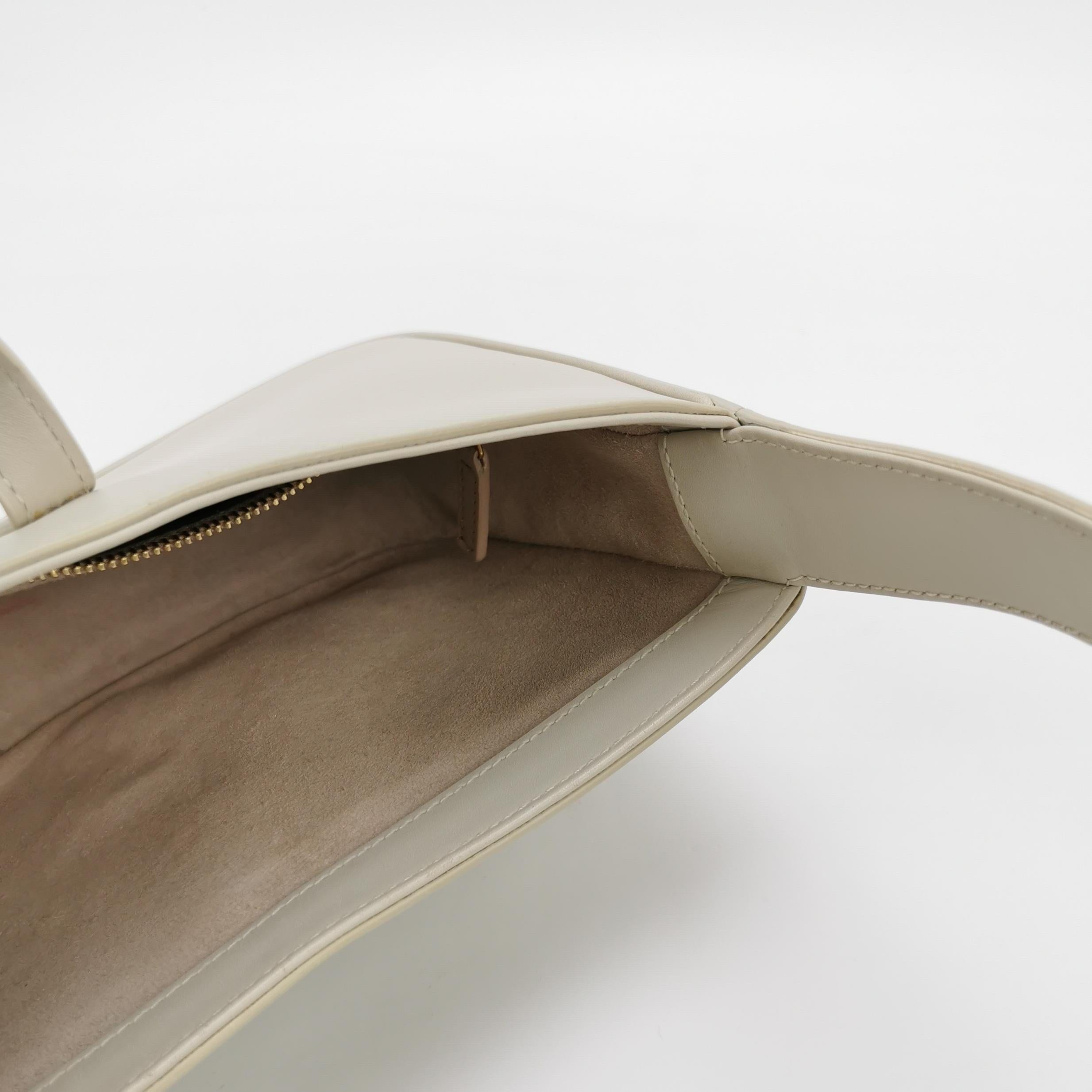 Sac hobo d'Yves Saint Laurent Le 5 à 7 Cuir blanc crème Taille standard en vente 5