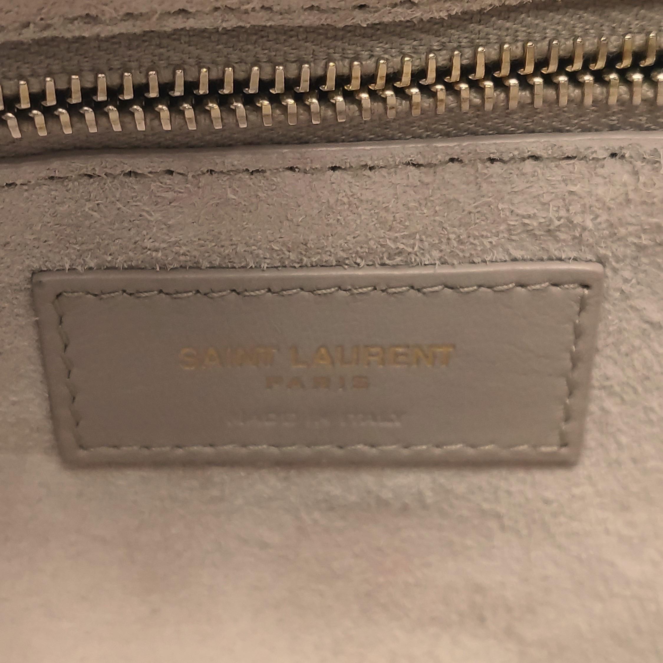 Sac hobo d'Yves Saint Laurent Le 5 à 7 Cuir blanc crème Taille standard en vente 7