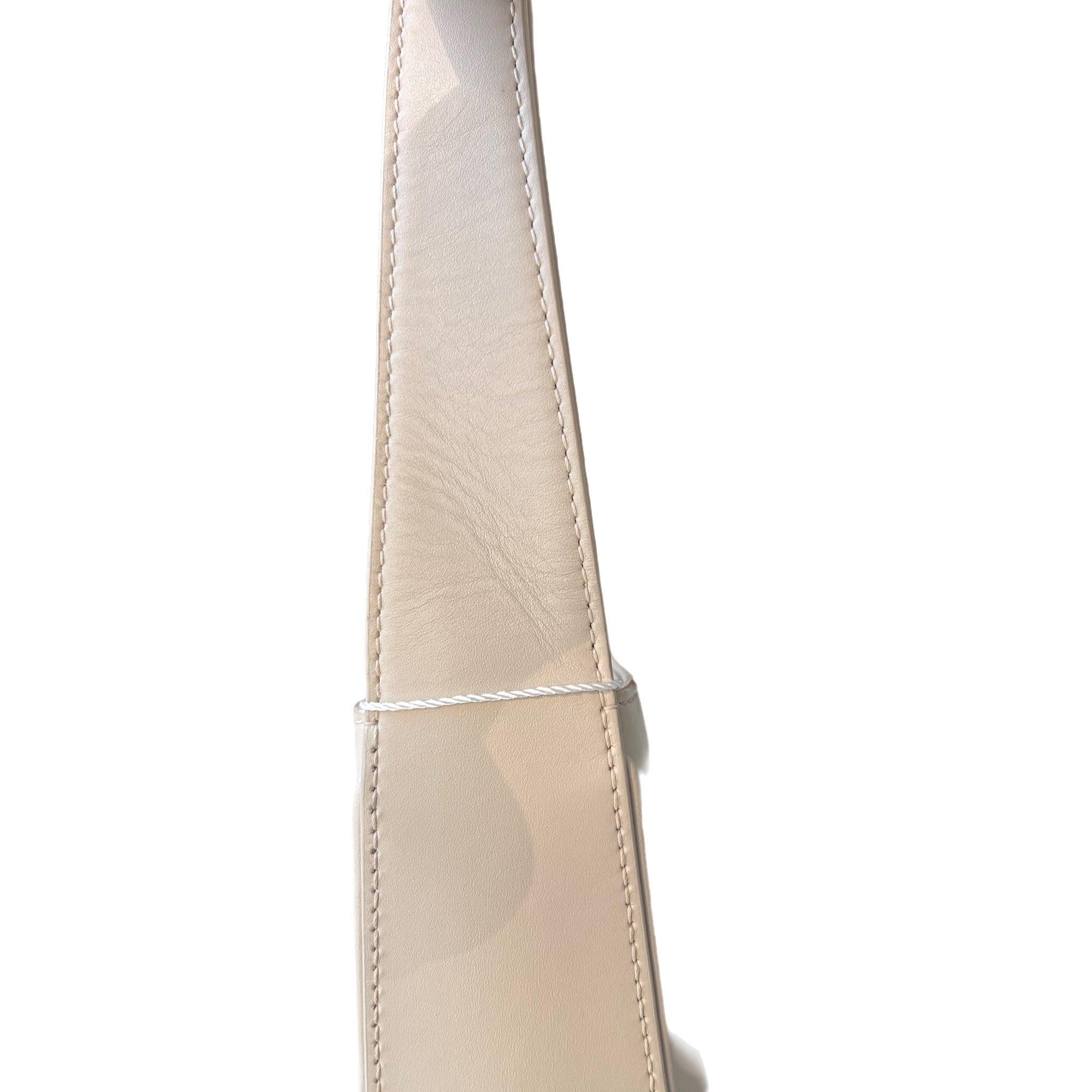 Hobo bag by Yves Saint Laurent Le 5 à 7 Cream White Leather Standard Size For Sale 3