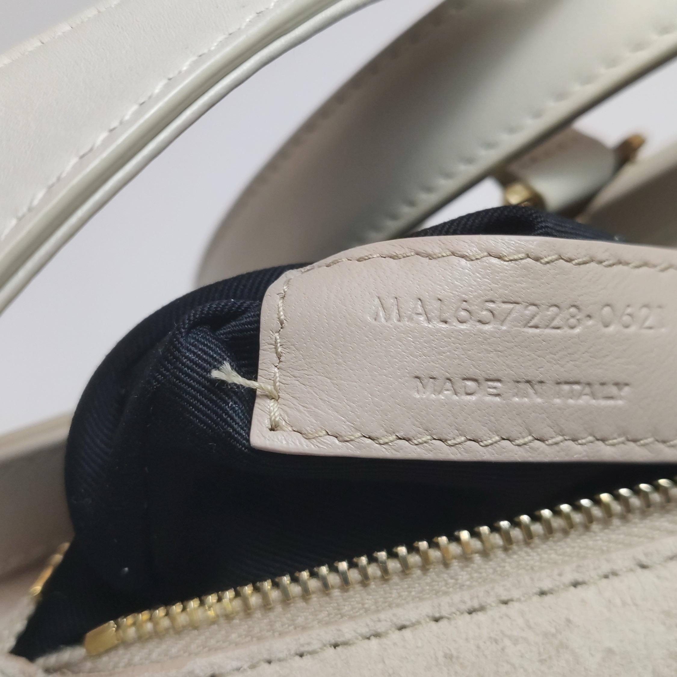 Sac hobo d'Yves Saint Laurent Le 5 à 7 Cuir blanc crème Taille standard en vente 4