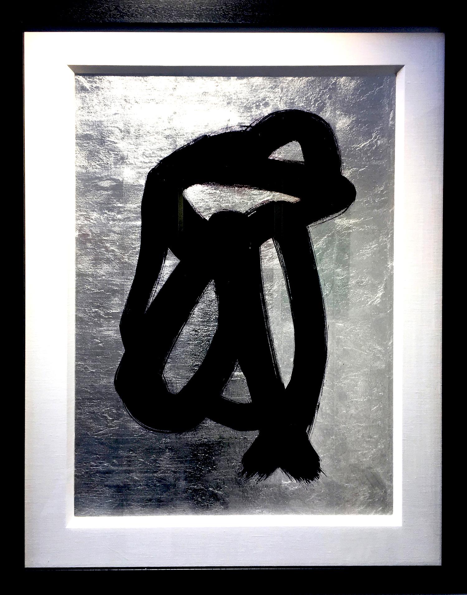 Comfort - Modern Abstract Silver feuille, peinture figurative à l'encre noire - Noir Figurative Painting par Hocktee Tan