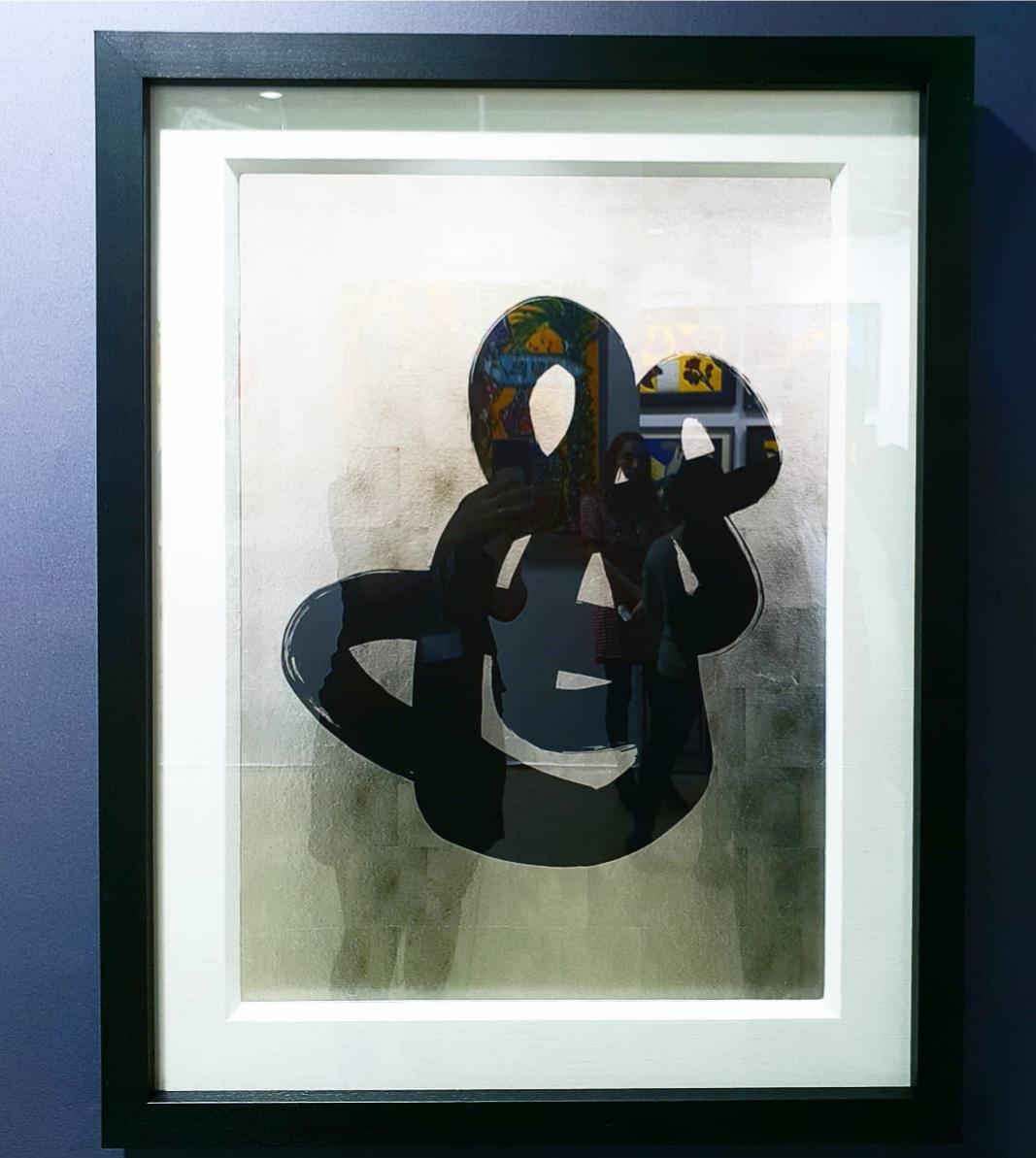 Love by Hock Tee Tan Modern Abstract Silver feuille, peinture figurative à l'encre noire en vente 3