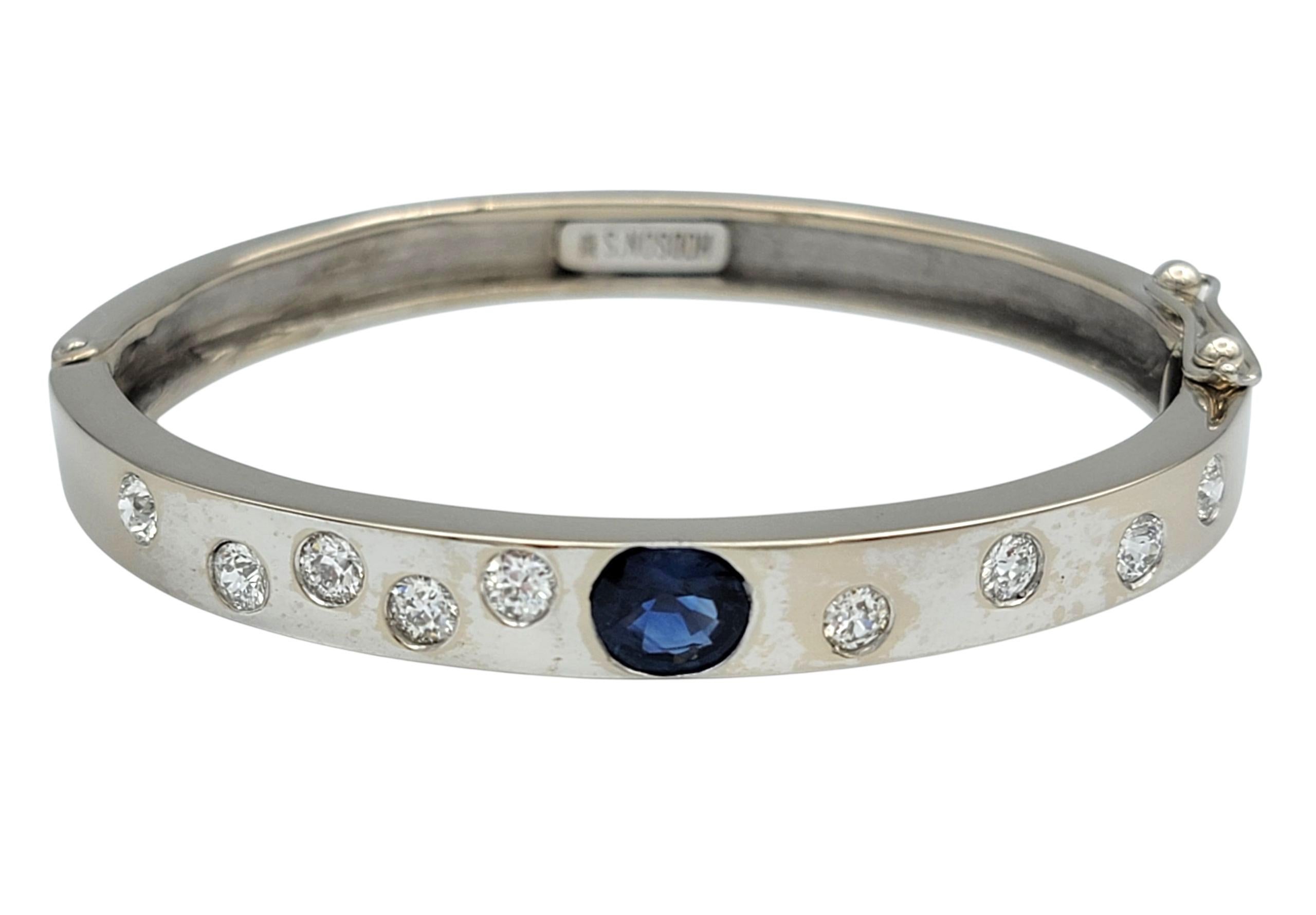 Taglio ovale Bracciale a cerniera con zaffiro blu e diamanti Hodson's in oro bianco 14 carati in vendita