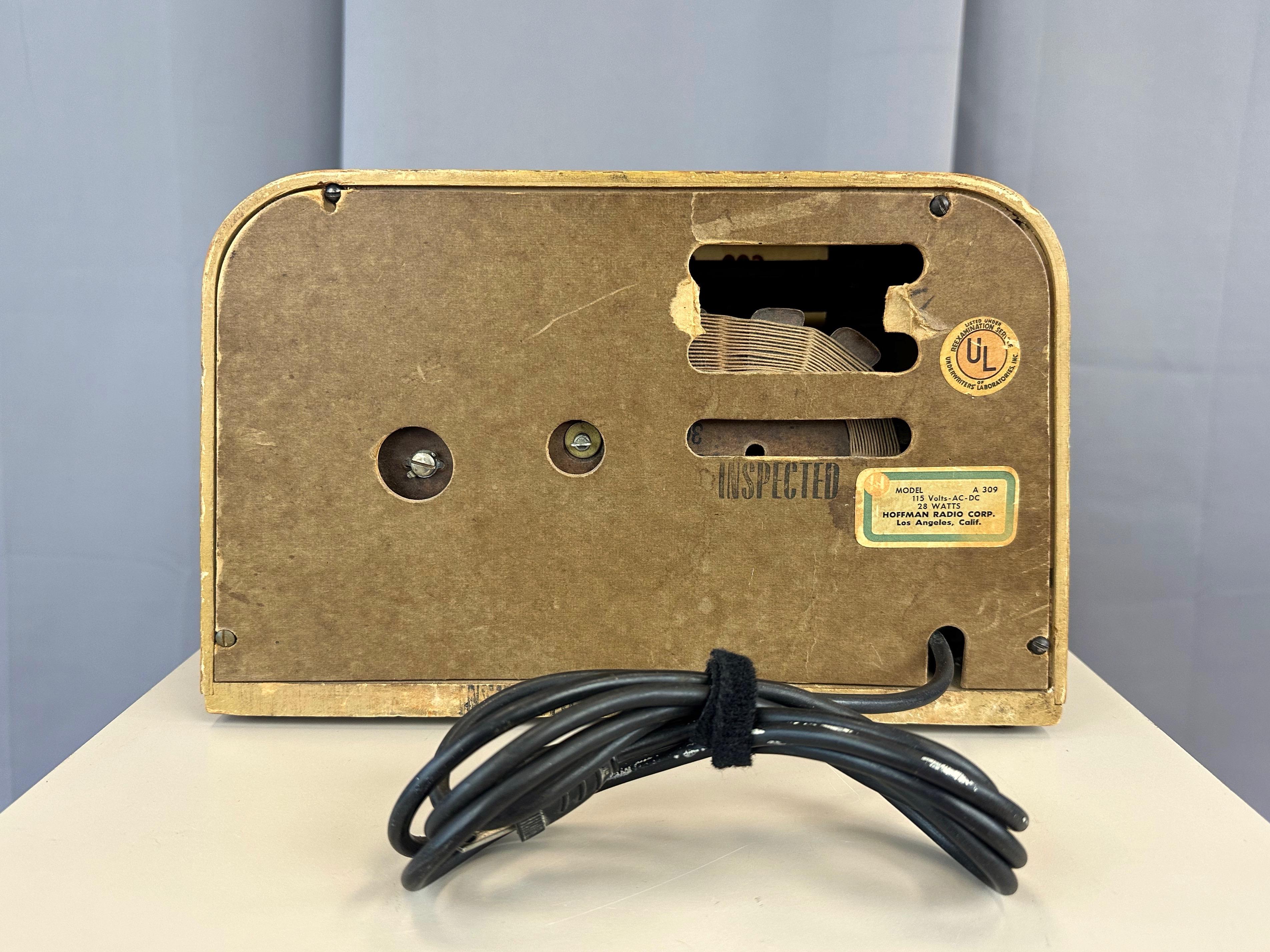 Hoffman Model A-309 Radio by Charles and Ray Eames and Evans Products Co., 1946 For Sale 4