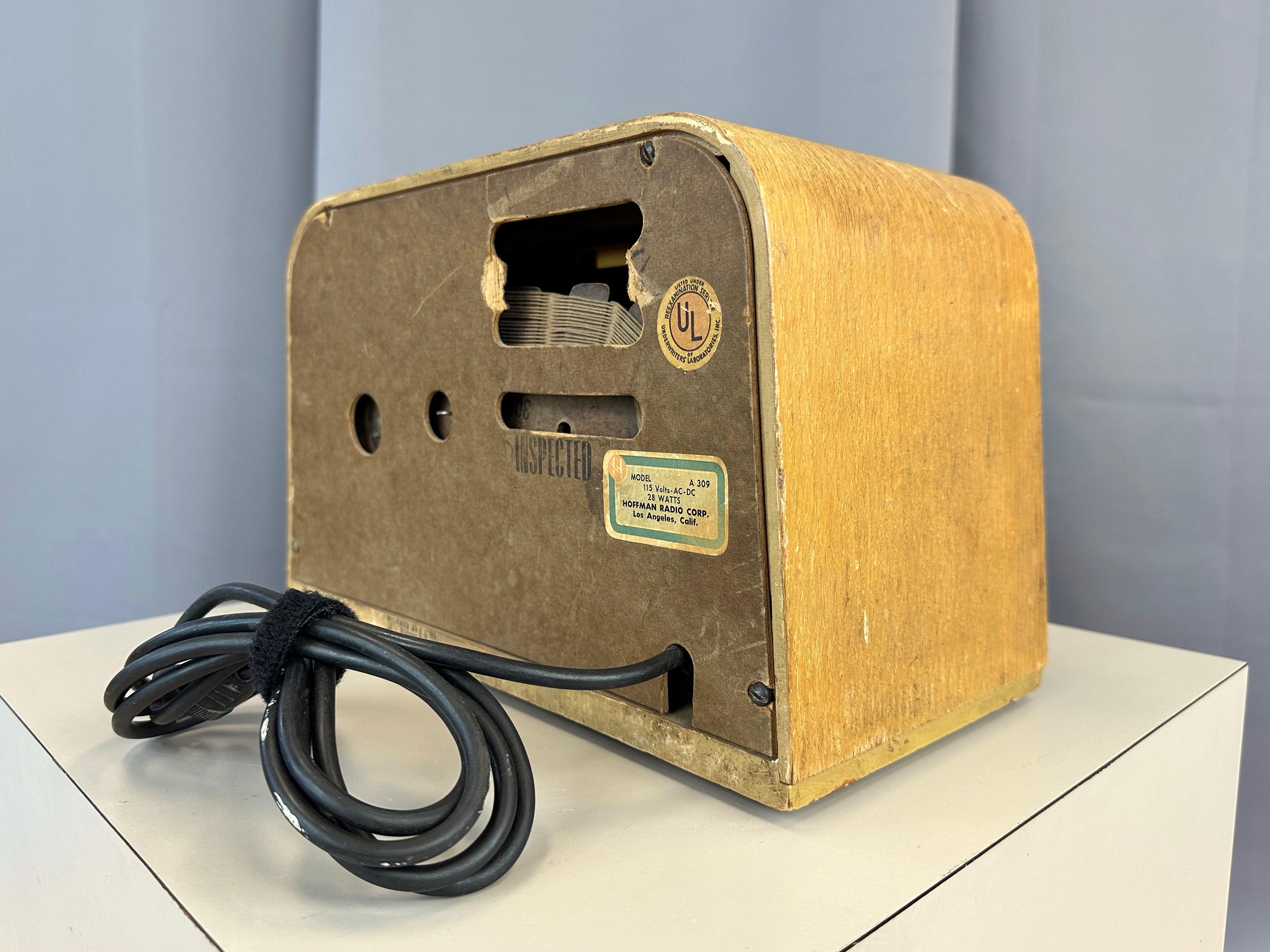 Hoffman Model A-309 Radio by Charles and Ray Eames and Evans Products Co., 1946 For Sale 6