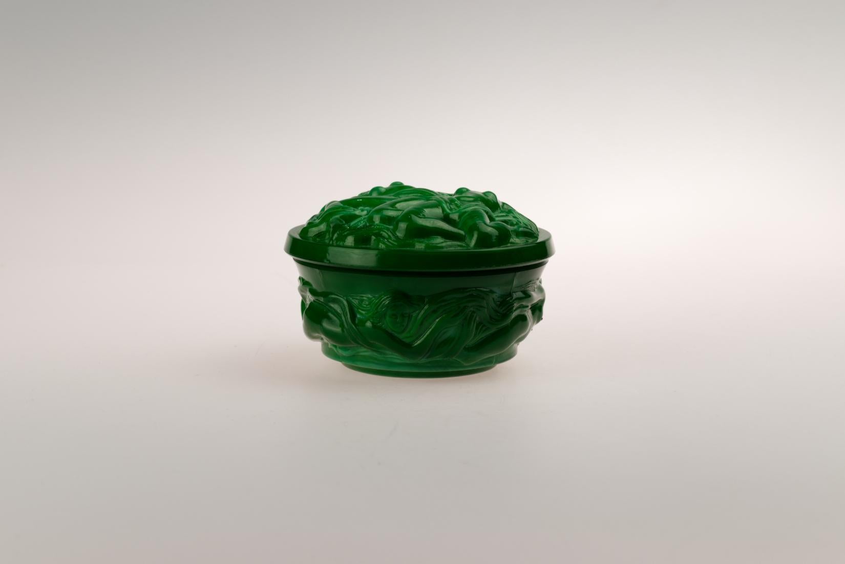 20th Century Hoffmann and Schlevogt Art Nouveau Malachite Glass Trinket Box