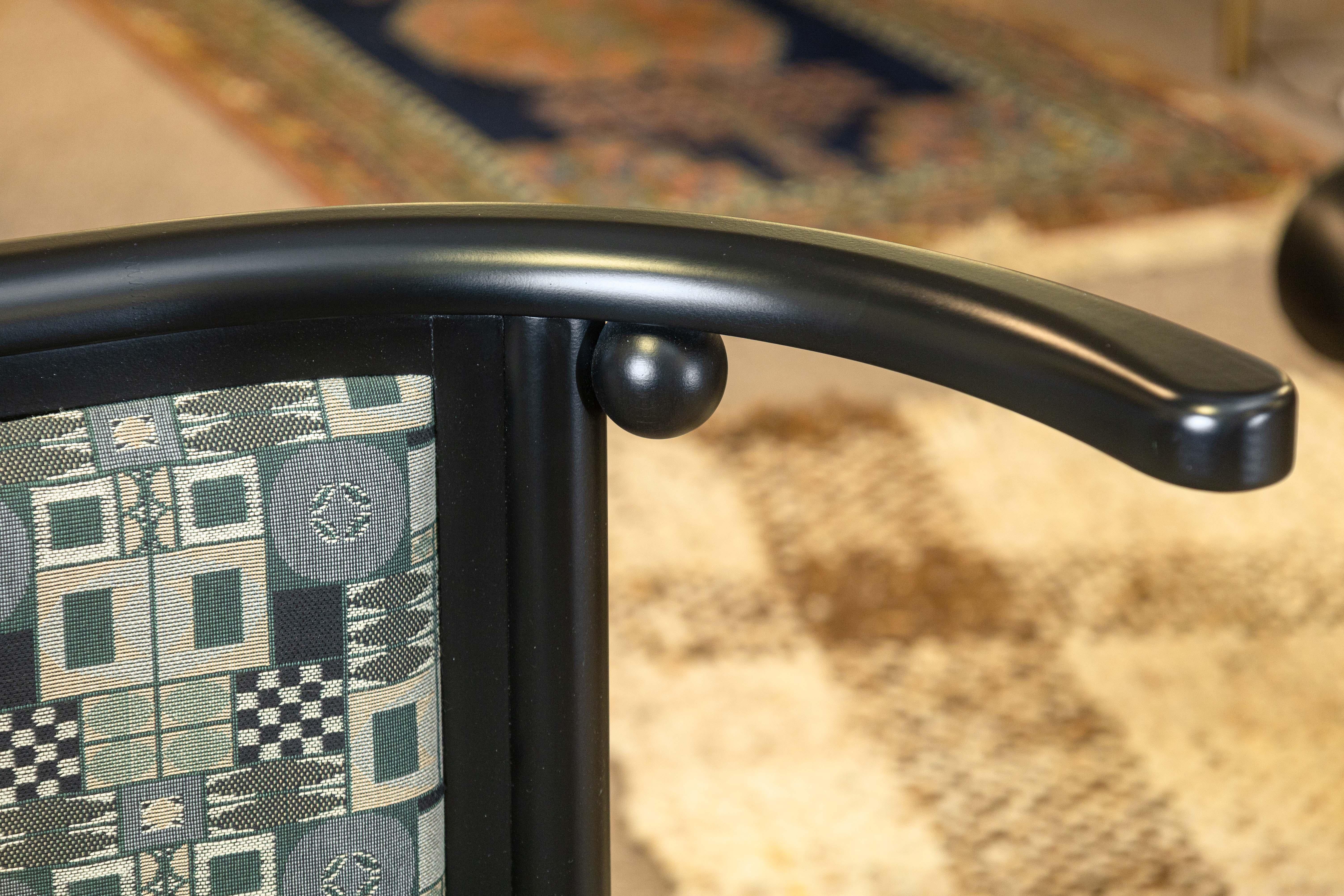 Hoffmann for Wittmann Austria Banco de centro tapizado en madera y metal negro Posmoderno en venta