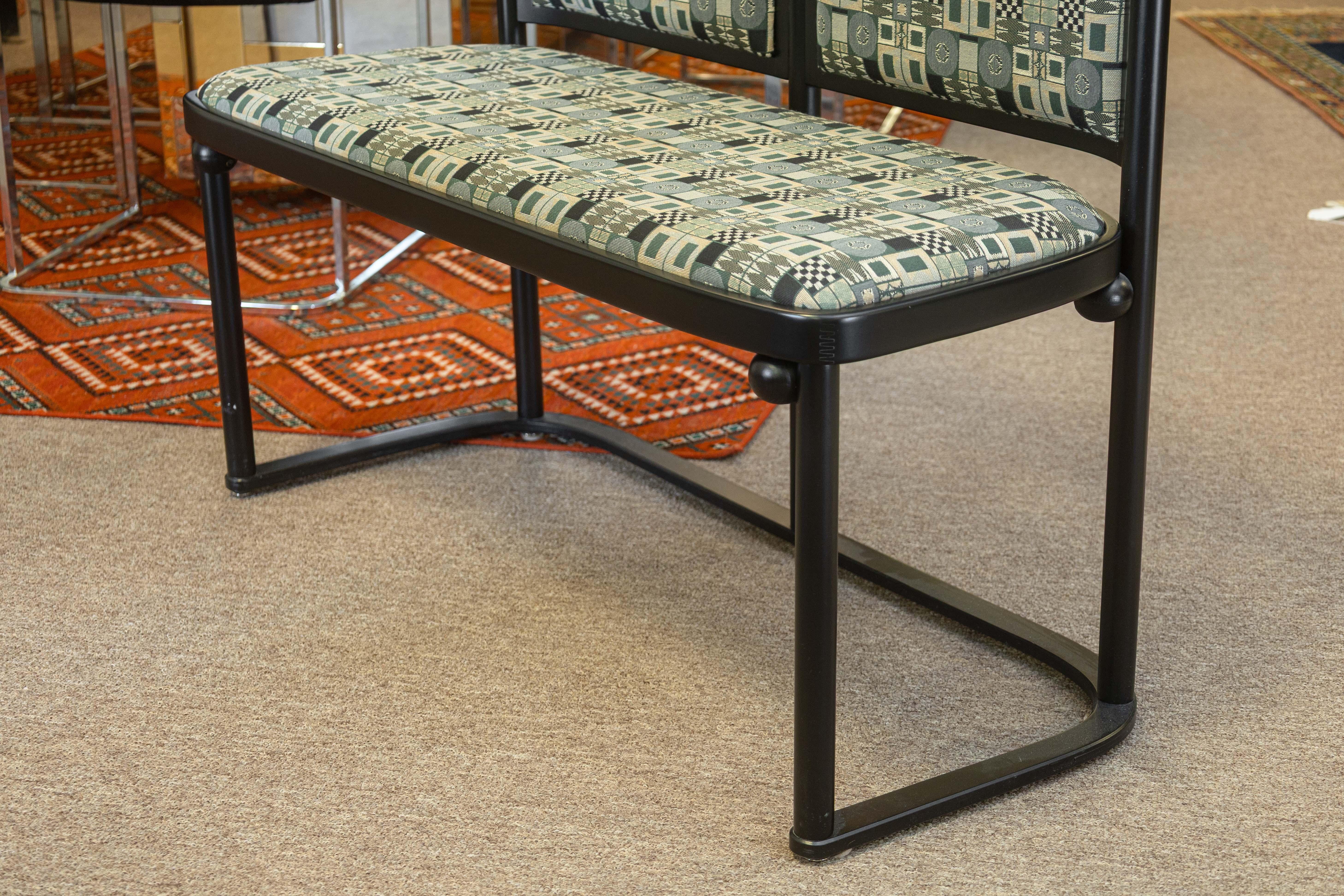 Hoffmann for Wittmann Austria Banco de centro tapizado en madera y metal negro en Bueno estado para la venta en Keego Harbor, MI