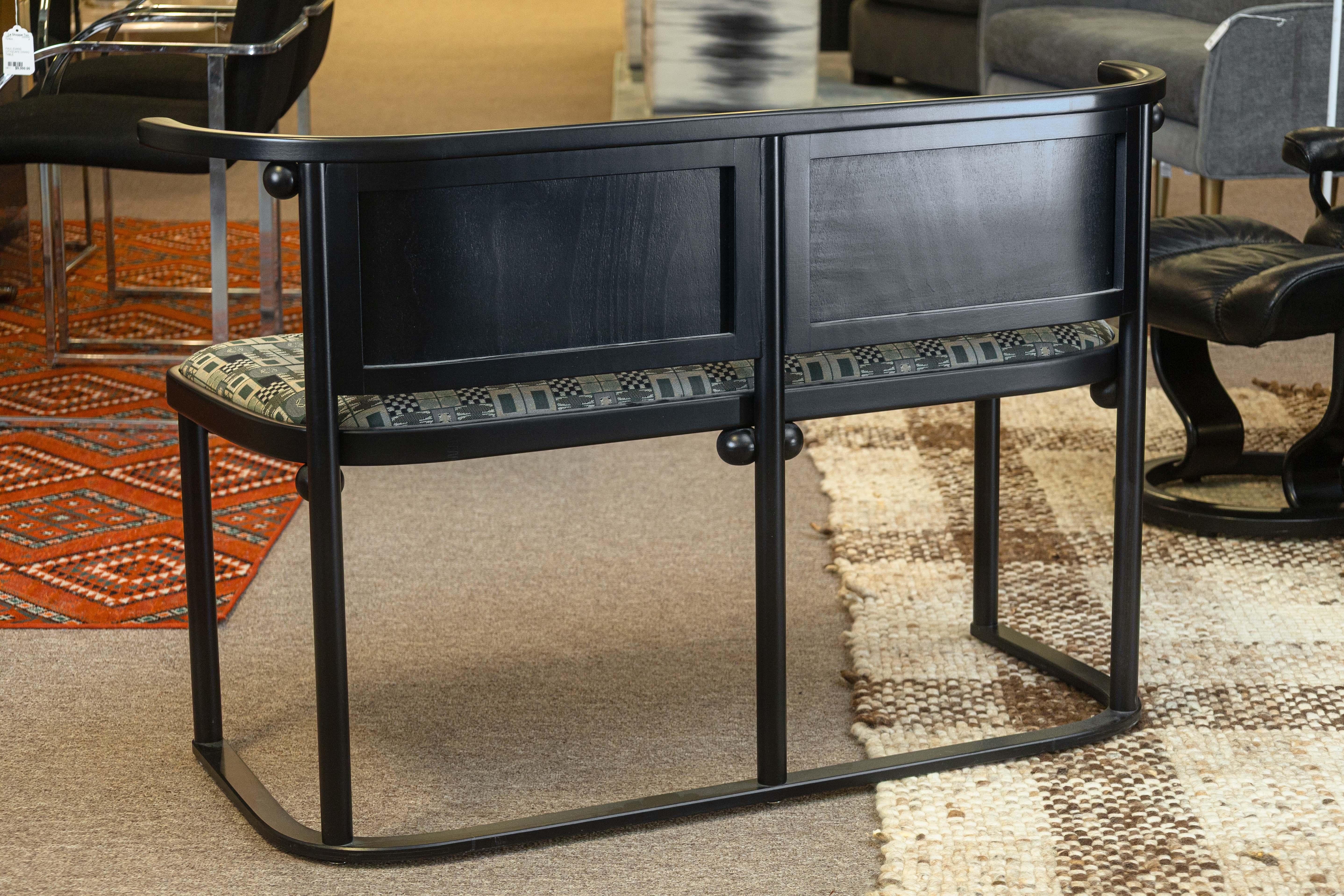 Hoffmann for Wittmann Austria Banco de centro tapizado en madera y metal negro Madera en venta