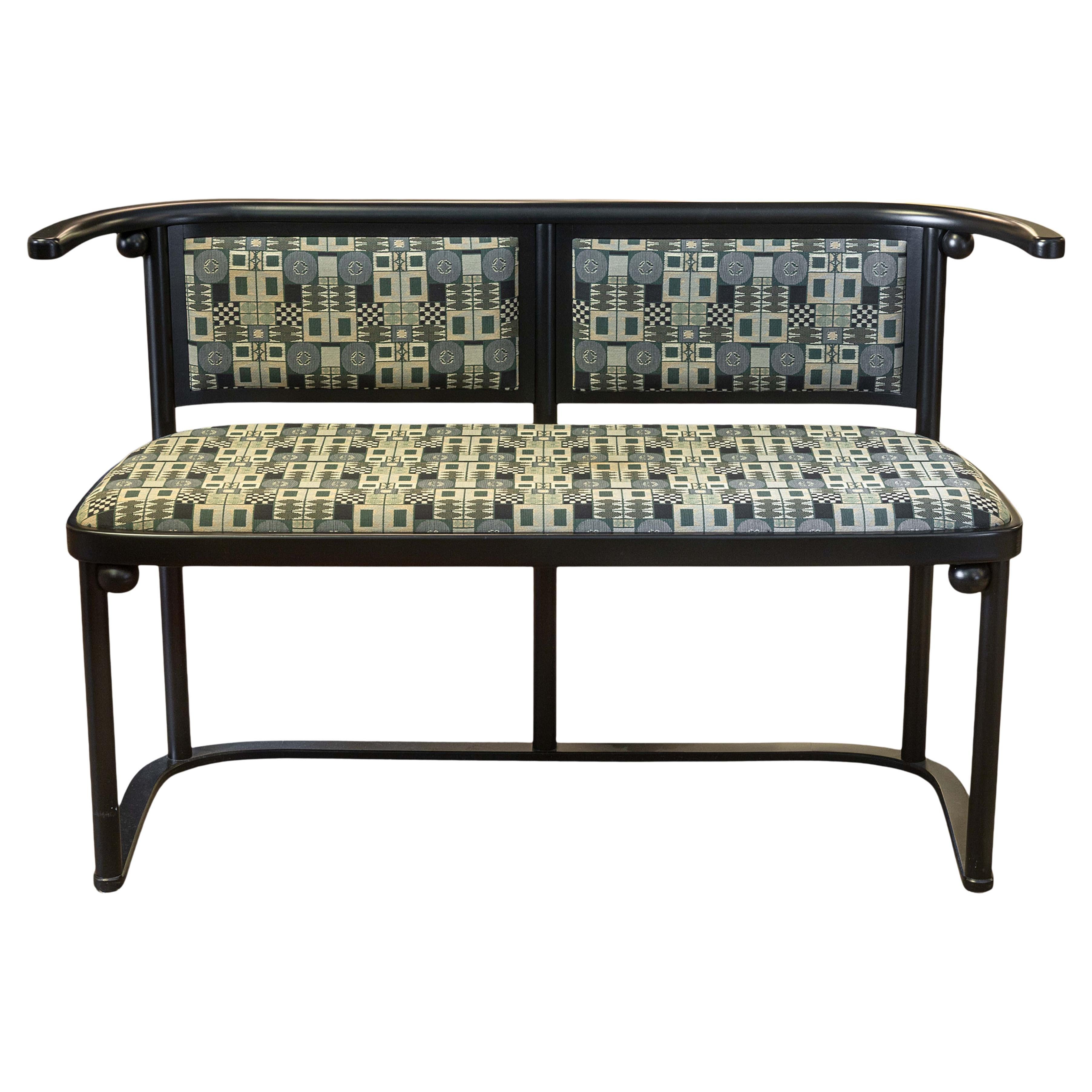Hoffmann for Wittmann Austria Banco de centro tapizado en madera y metal negro en venta