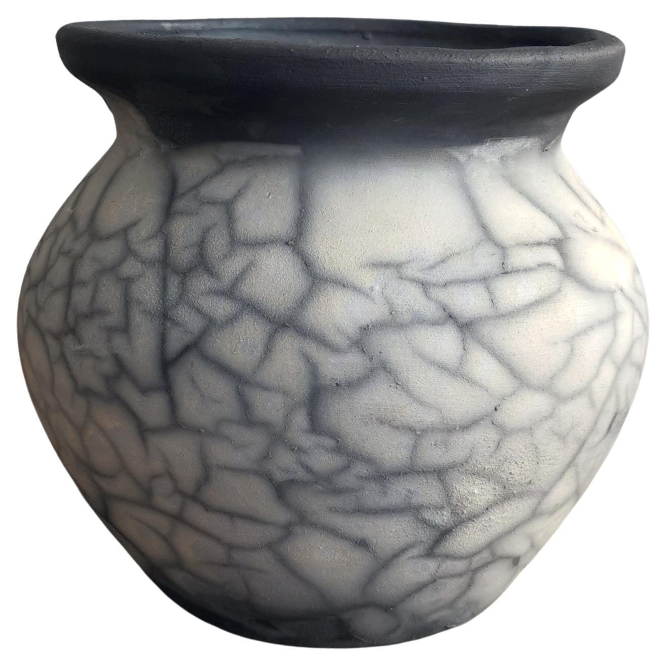 Vase en céramique Hofu Raku fumé - Poterie artisanale cadeau de décoration intérieure en vente