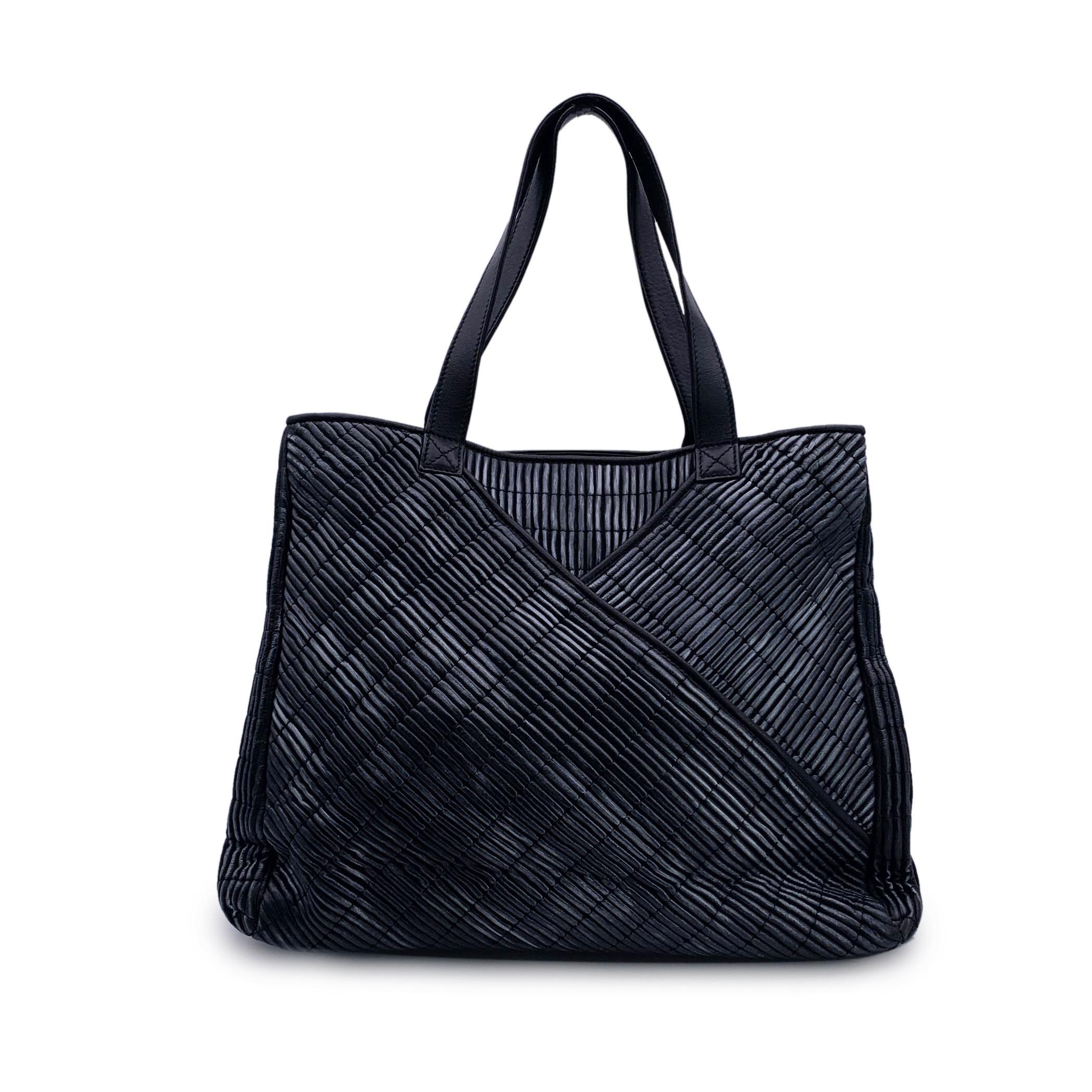 Hogan by Karl Lagerfeld Black Textured Leather Shoulder Bag Tote In Good Condition For Sale In Rome, Rome