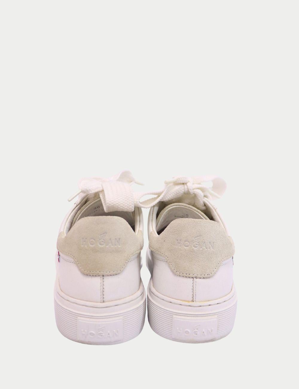 Hogan White Leather Sneakers with Floral Embroidery – Women’s Designer Shoes


Fresh, feminine, and effortlessly stylish, these Hogan white leather sneakers feature delicate floral embroidery for a unique luxury touch. Crafted in smooth leather, the
