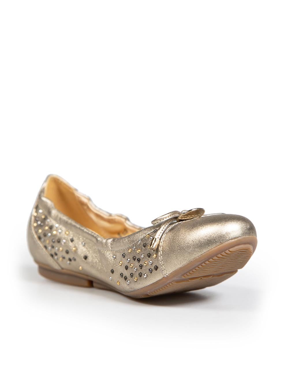 CONDITION is Very good. Minimal wear to the flats is evident. Light scratches to the front of the right shoe. Small abrasions to the front bow and back of both shoes and the sides of the left shoe on this used Hogan designer resale item.
 
 
 
