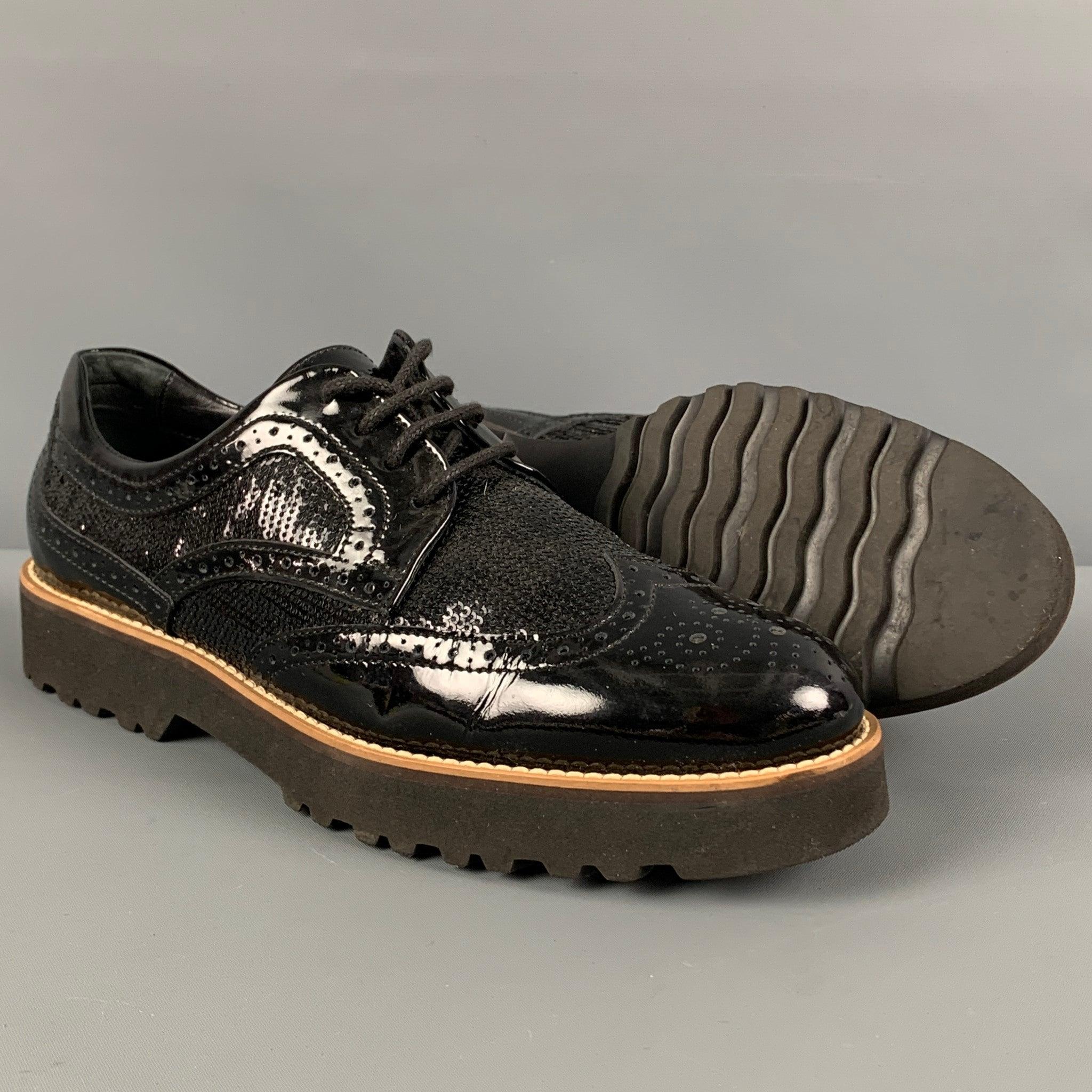 HOGAN Taille 7.5 Chaussures à lacets Wingtip en cuir verni perforé noir Bon état - En vente à San Francisco, CA