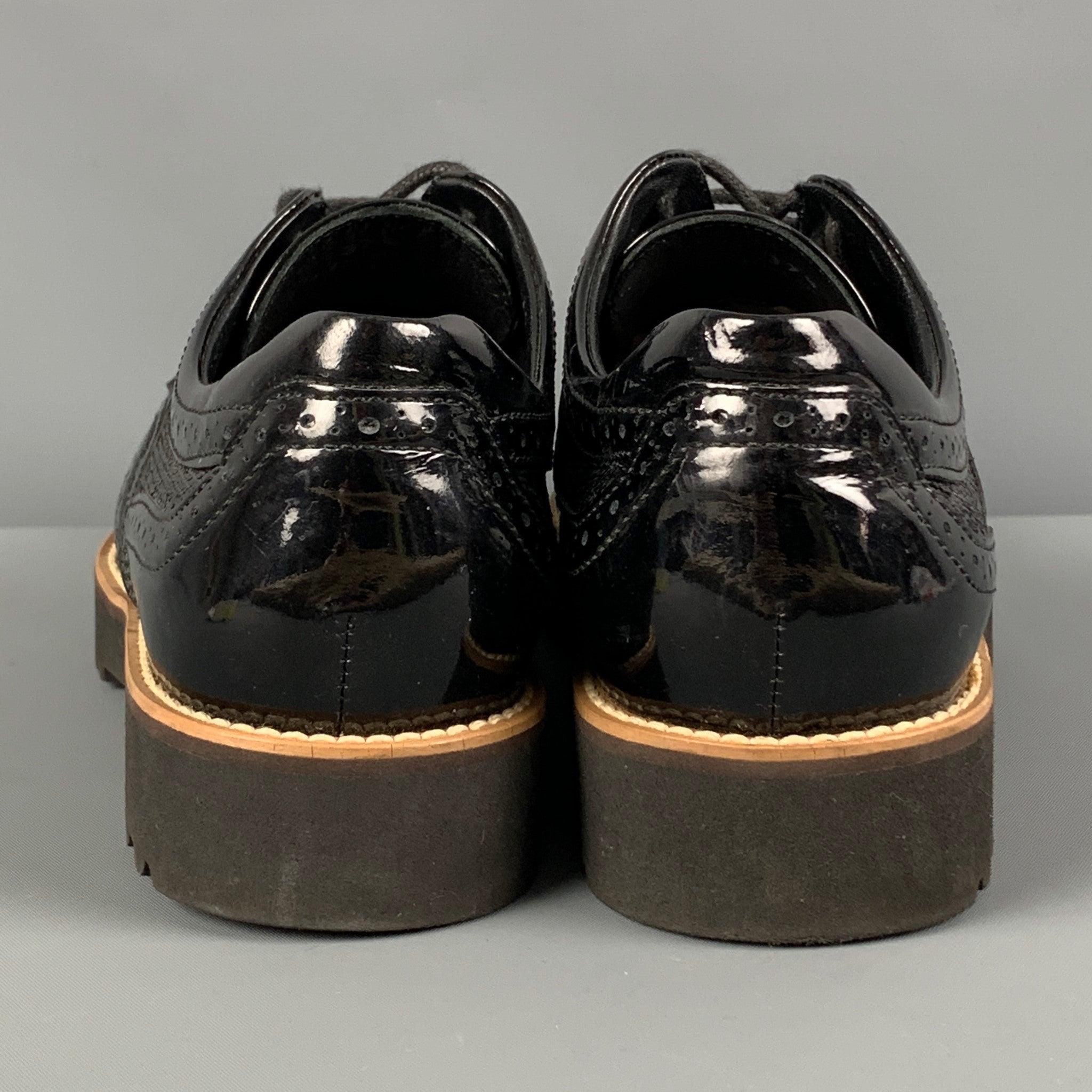 HOGAN Taille 7.5 Chaussures à lacets Wingtip en cuir verni perforé noir en vente 1