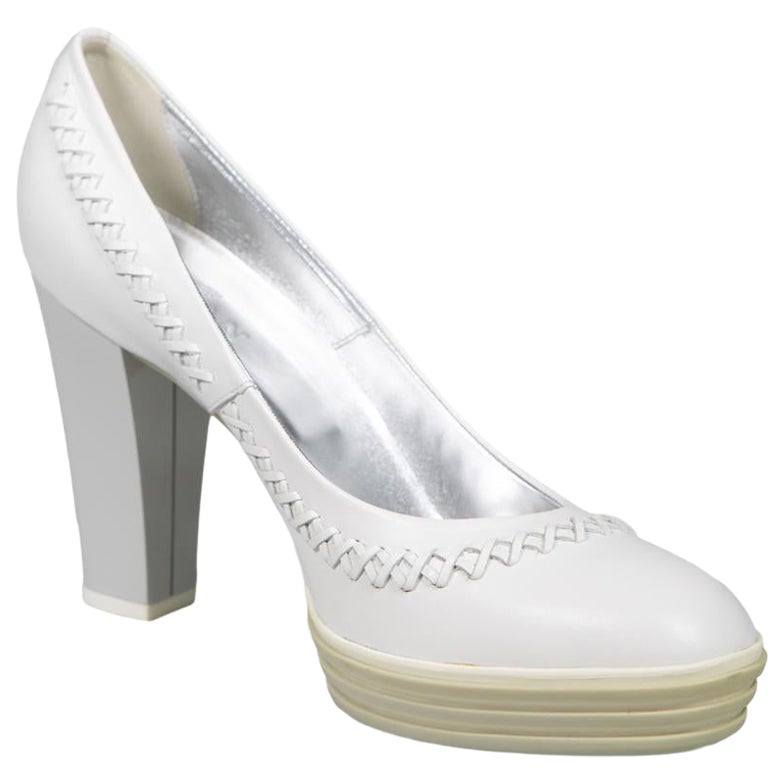 Hogan White Leather Embroidered Pumps Size IT 40 For Sale