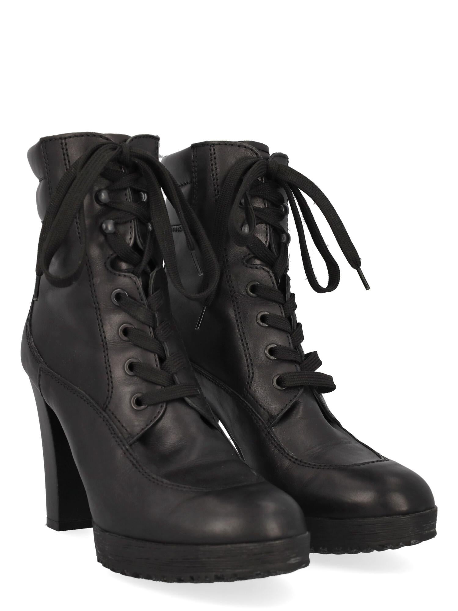 Product Description: Ankle boots, leather, solid color, lace-up, round toe, branded insole, tapered heel, high heel

Includes: N/A

Product Condition: Very Good
Sole: visible signs of use. Upper: visible signs. Insole: negligible generic