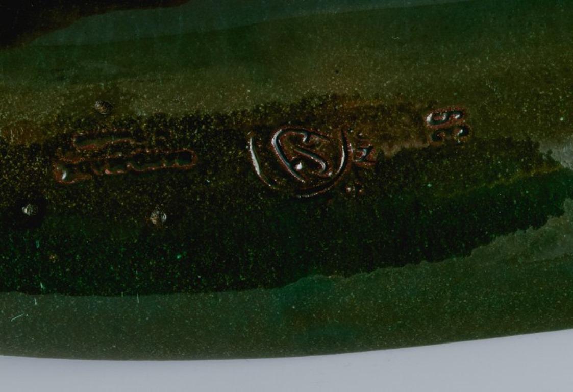 Höganäs, langgestreckte zweiteilige Keramikschale in organischer Form. Mitte des 20. Jahrhunderts (Glasiert) im Angebot