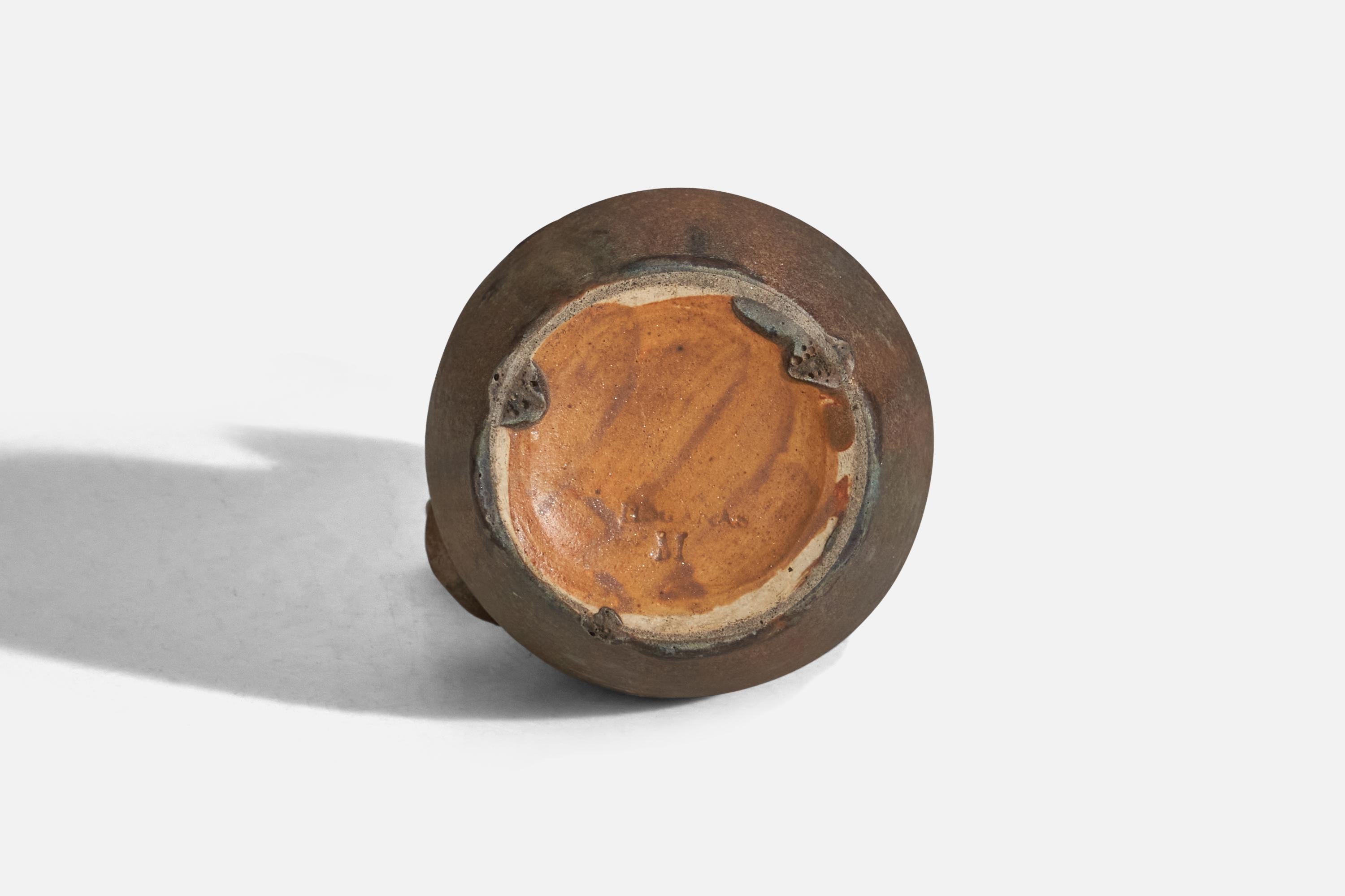 Höganas Keramik, Pitcher, Brown Glazed Earthenware, Sweden, 1920s In Good Condition In High Point, NC