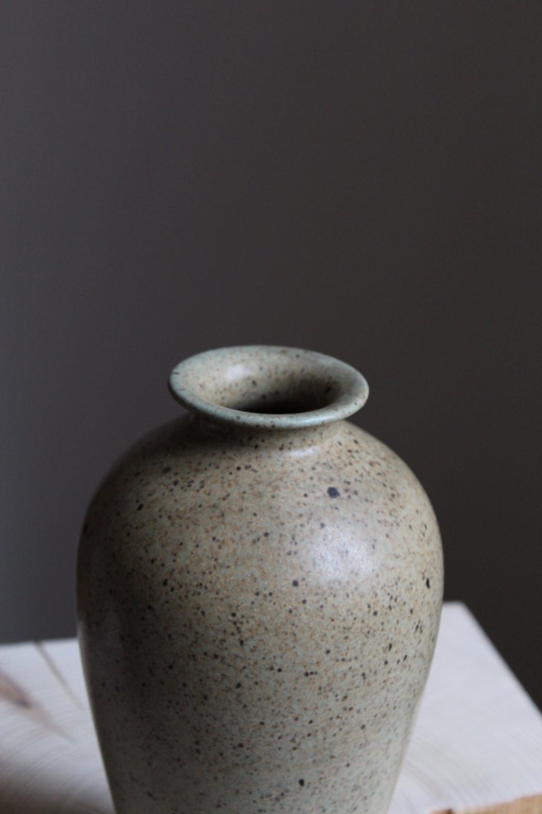 Höganäs Keramik, Vase, Grey Beige Glazed Stoneware, Sweden, 1960s For Sale  at 1stDibs