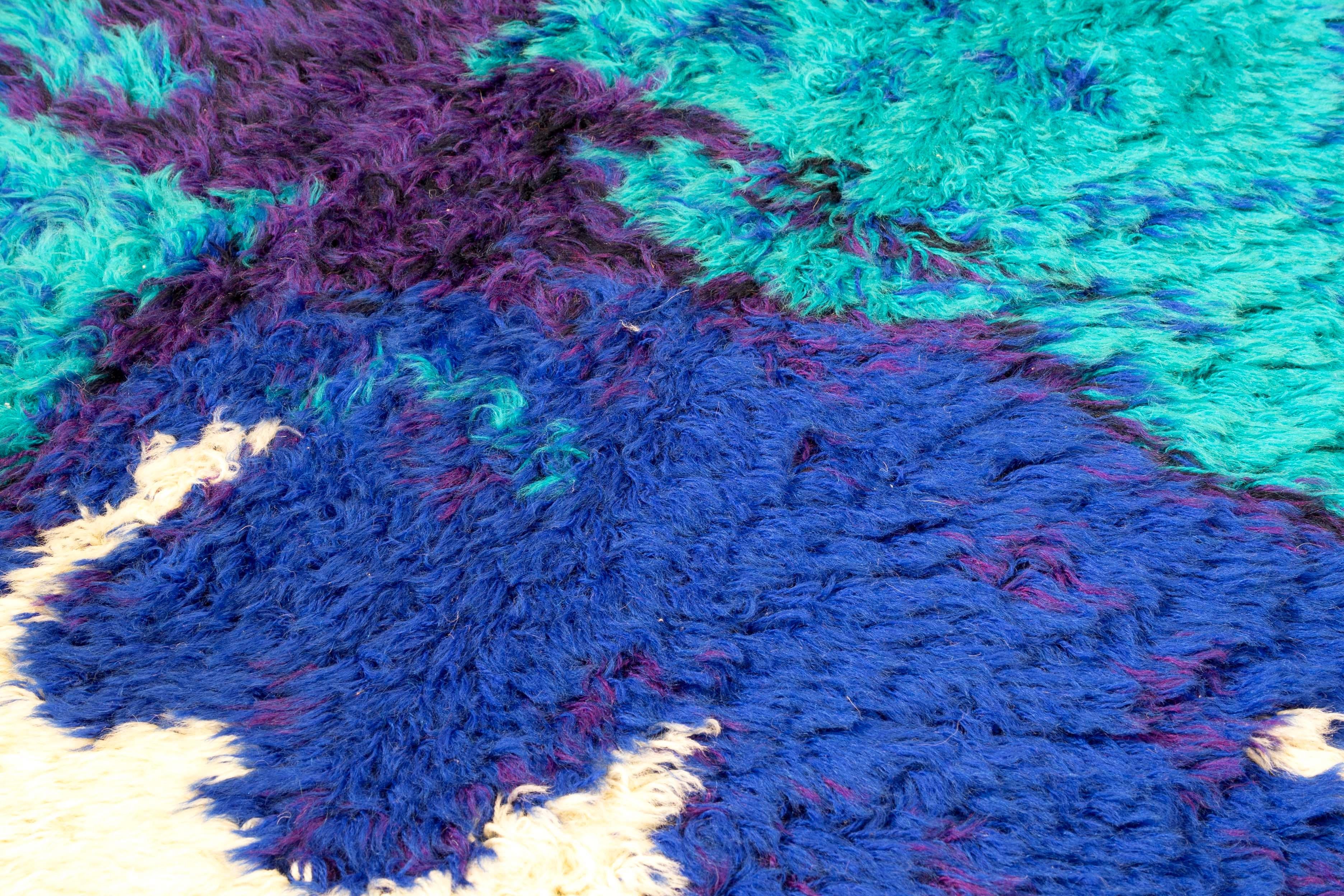 Mid-Century Modern Hojer Eksport Wilton Danish Blue and Purple Abstract Design Mid Century Rya Rug For Sale