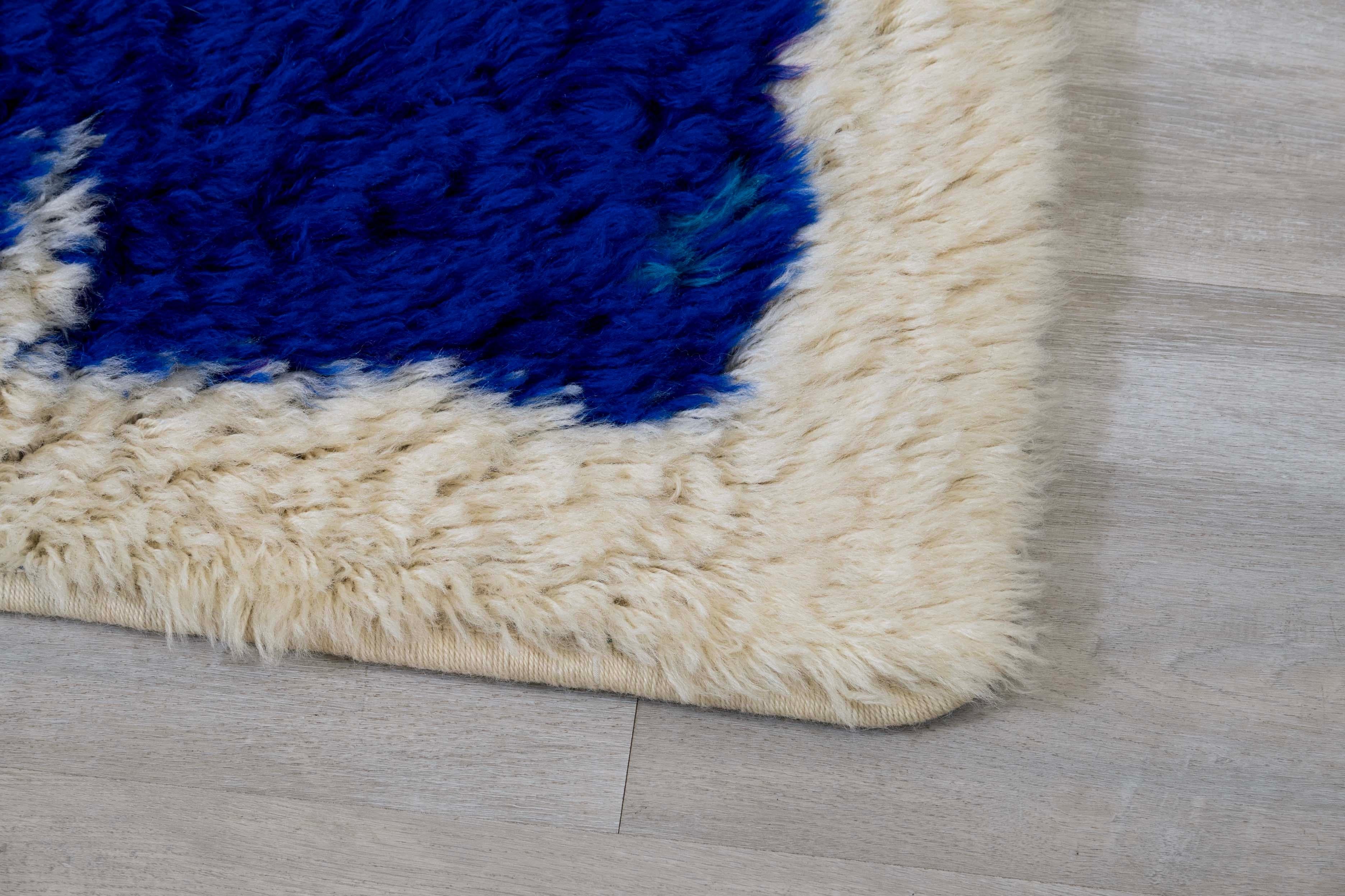Hojer Eksport Wilton Danish Blue and Purple Abstract Design Mid Century Rya Rug In Good Condition For Sale In Keego Harbor, MI