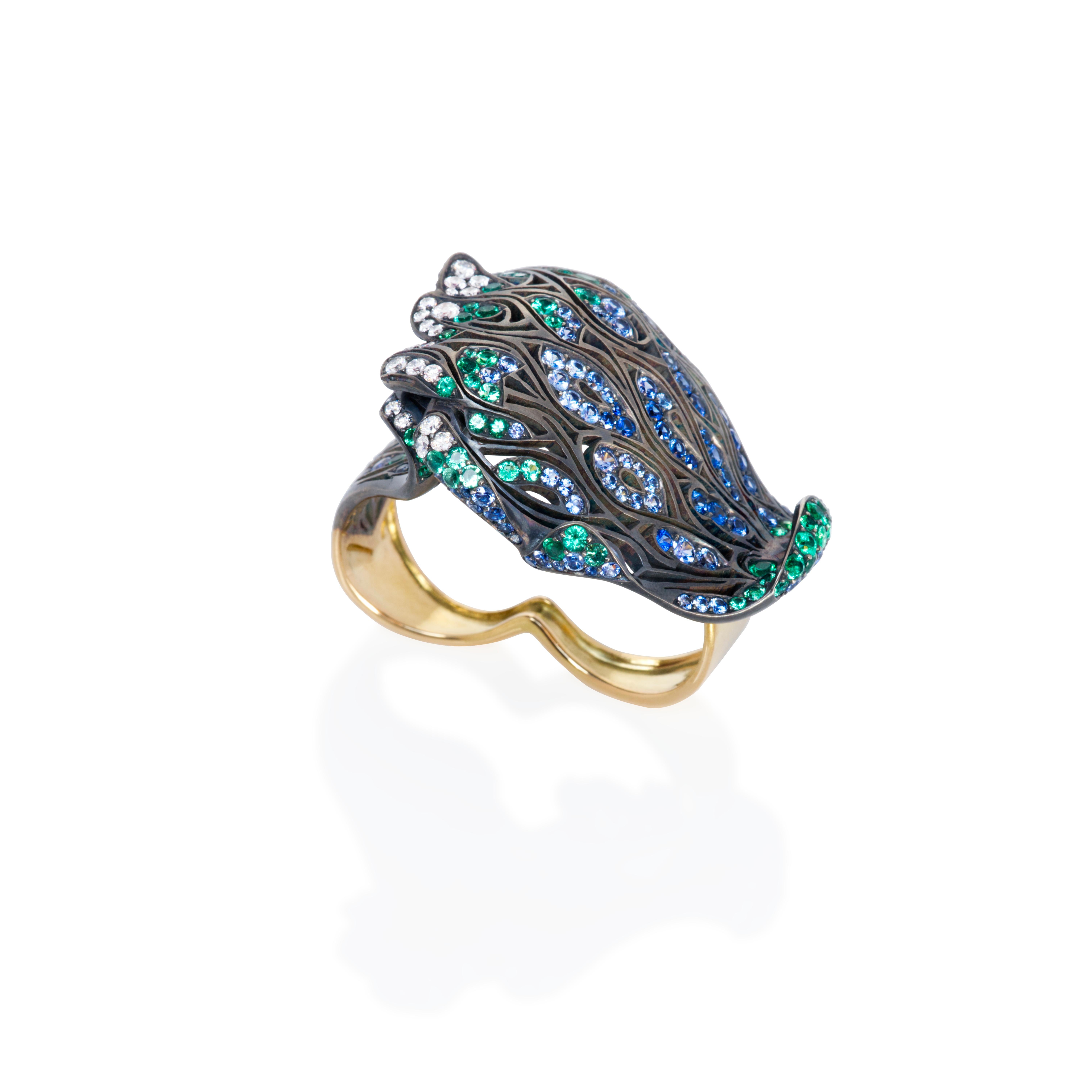 Hokusai wave, Ceylon sapphires, emeralds and diamonds Two Finger Cocktail Ring In New Condition For Sale In AURAY, FR