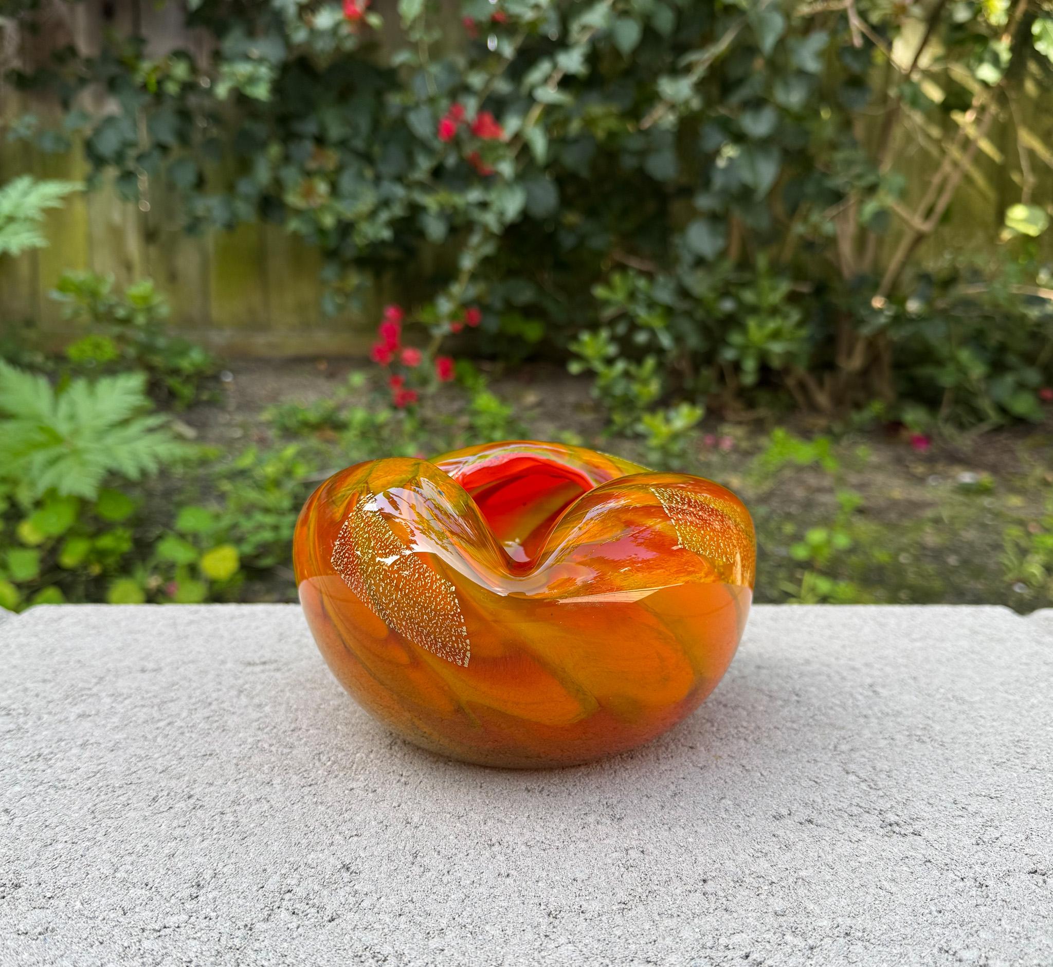 Hokuyo Art Glass Ikebana Ashtray / Bowl , Japan, c.1970 For Sale 12