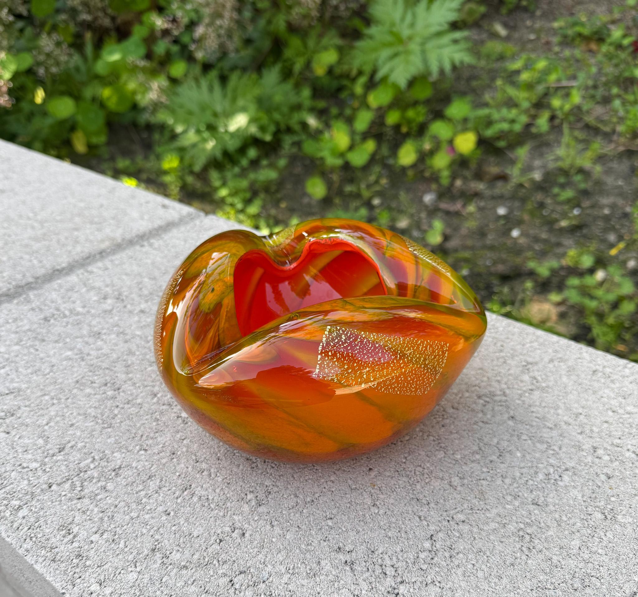 Hokuyo Art Glass Ikebana Ashtray / Bowl , Japan, c.1970 For Sale 13