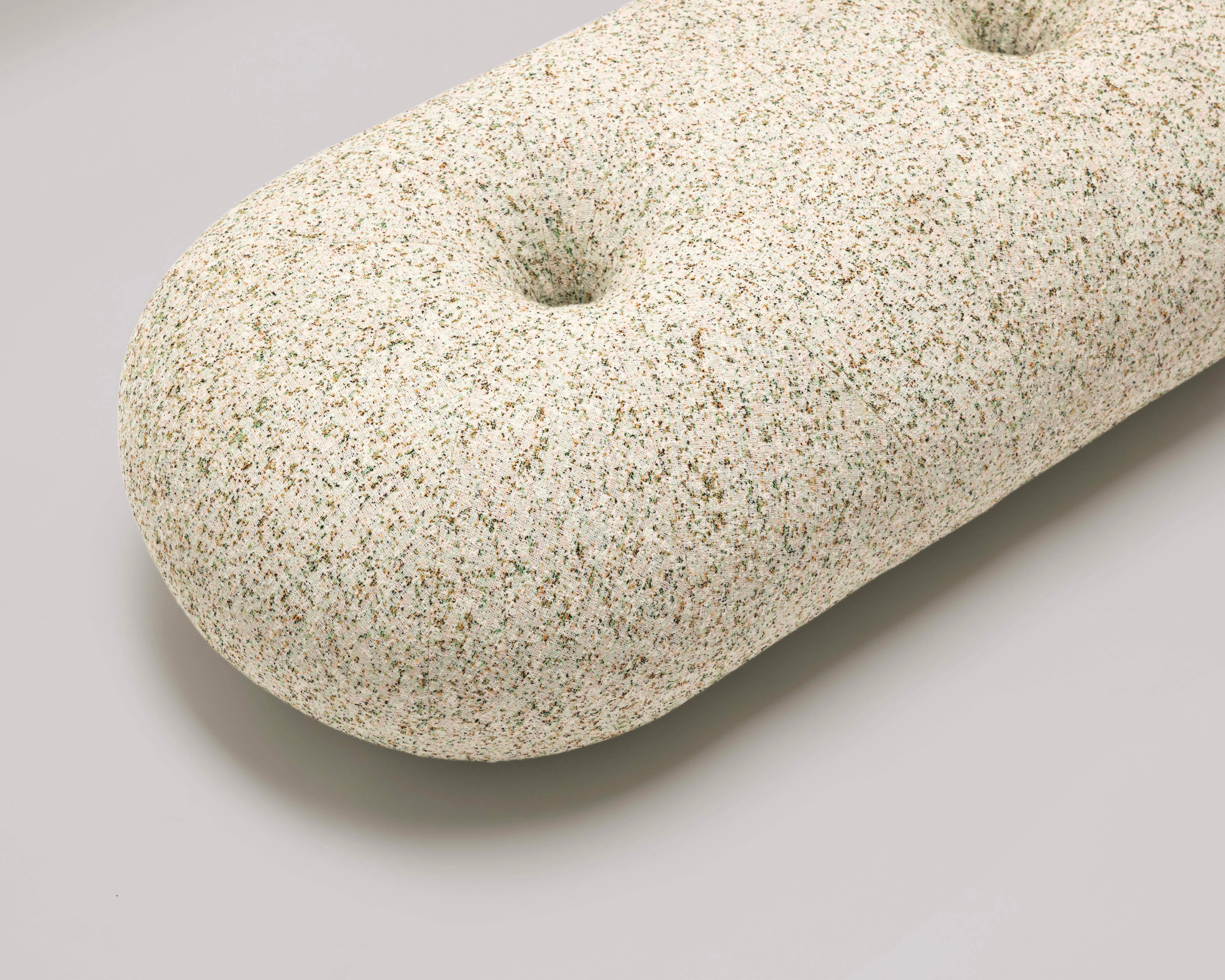 Banco HOLE Asiento tapizado contemporáneo en COM by Estudio Persona Moderno orgánico en venta