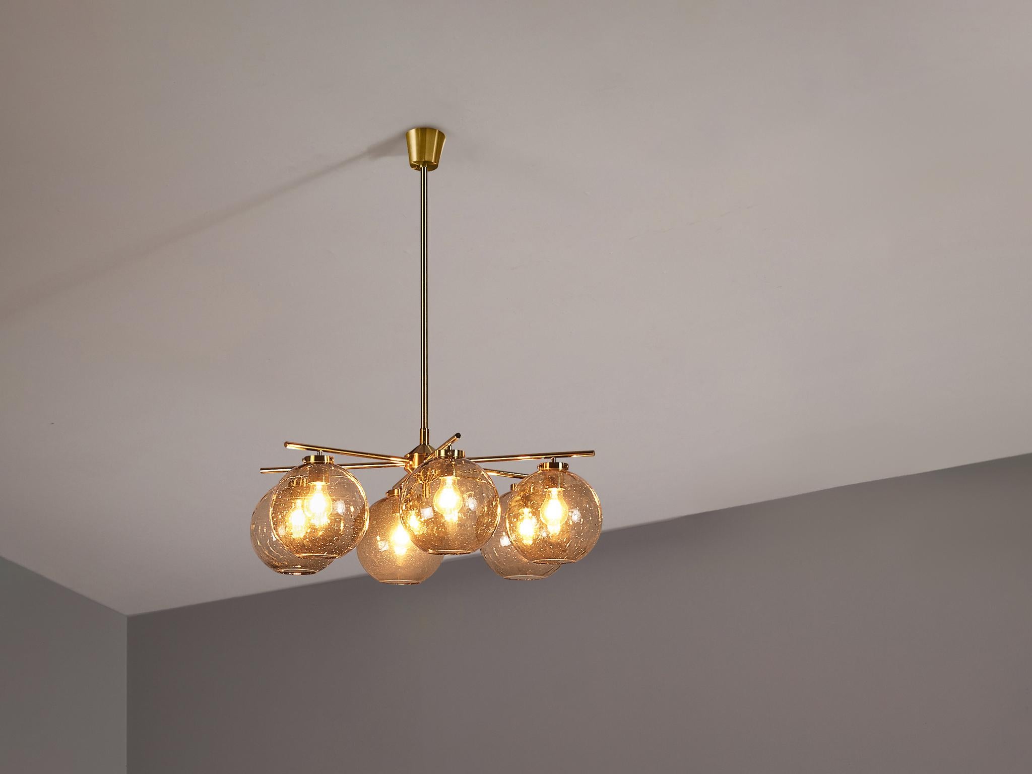 Svedese Lampadario Holger Johansson per Westal in ottone e vetro fumé in vendita