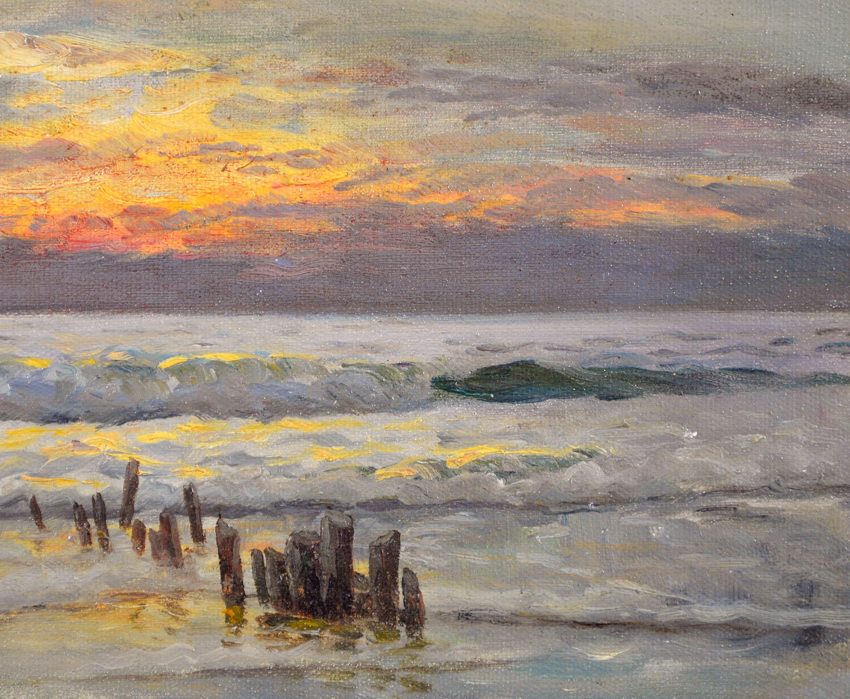 Ein sehr schönes signiertes und datiertes Ölgemälde des dänischen Künstlers Holger Lübbers aus dem Jahr 1900, das einen Sonnenuntergang an der Küste zeigt.

Das Werk ist unten links signiert und datiert und befindet sich in einem schönen vergoldeten