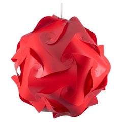 Holger Strøm, IQlight Pendelleuchte. Deckenleuchte aus rotem Kunststoff.  1970s