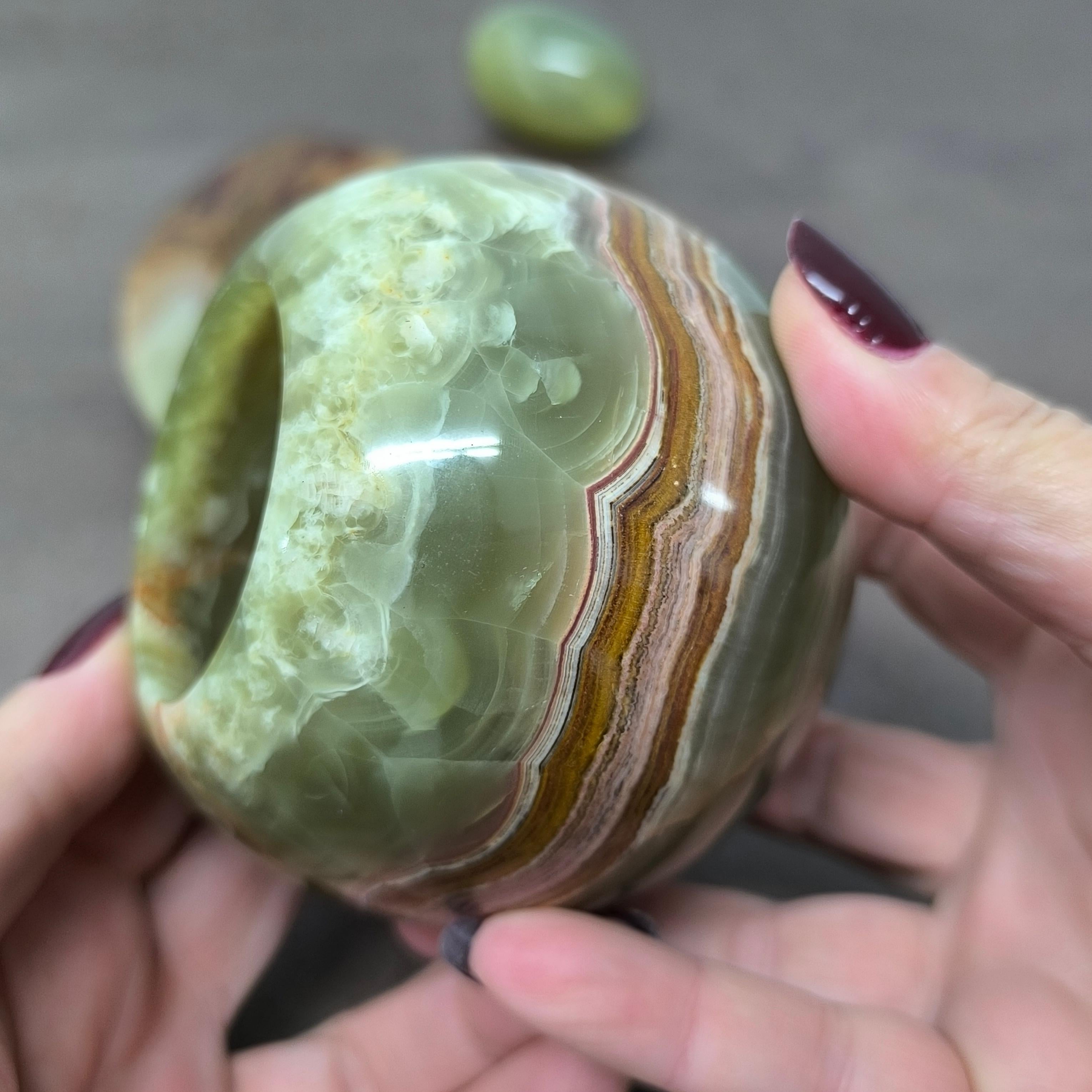 CADEAU DE FÊTE - Set fumeur en onyx vert - Cendrier, porte-cigarette, œuf décoratif en vente 2