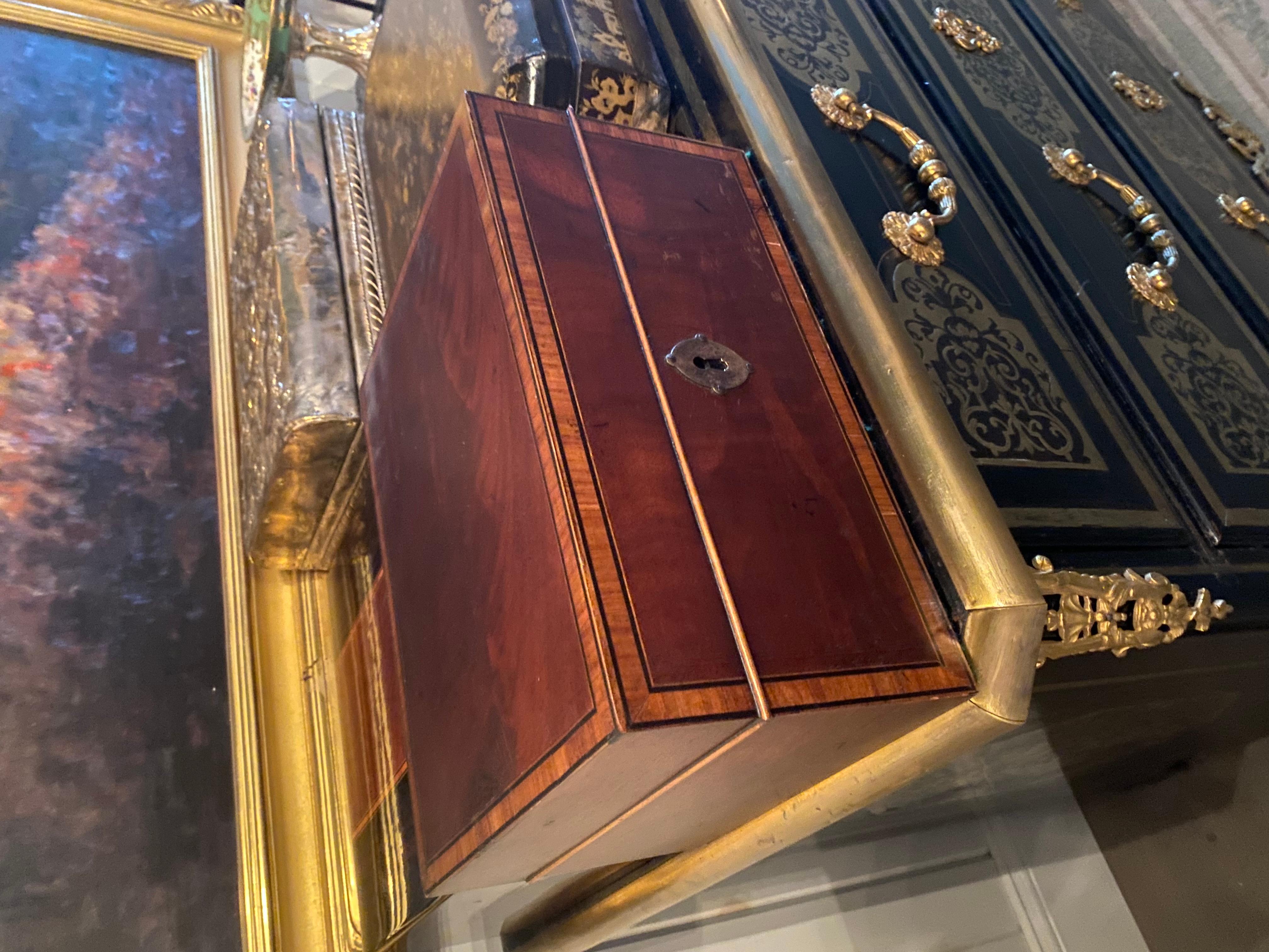 Giorgio III REGALO DI VACANZA, Bellissimo Humidor inglese in mogano e legno satinato con int. in vendita