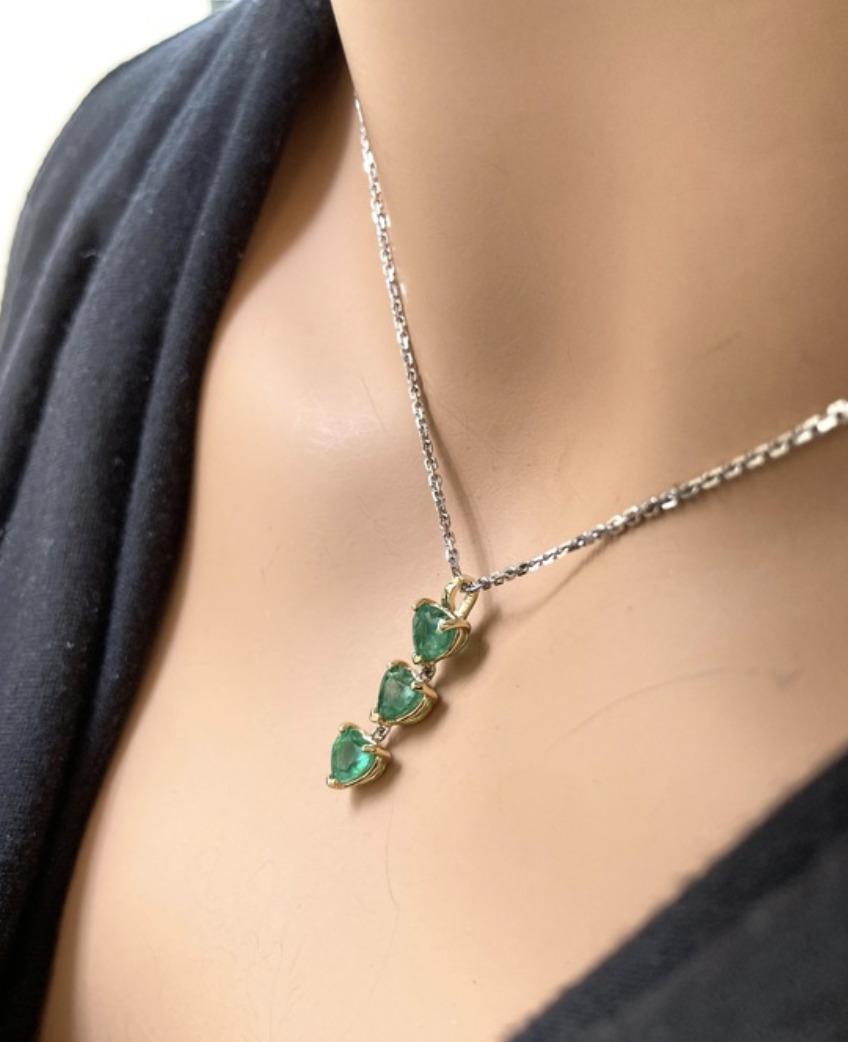 Speciale vacanze! NWT $2, 800 Collana a cuore con ciondolo in smeraldo colombiano 14KT In condizioni Nuovo in vendita a New York, NY