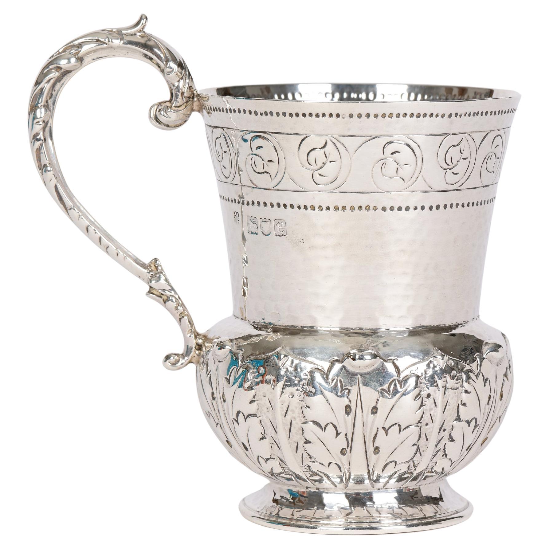 Tasse de baptême Hollande Aldwinckle & Slater Arts & Crafts en argent, Londres, 1900  en vente