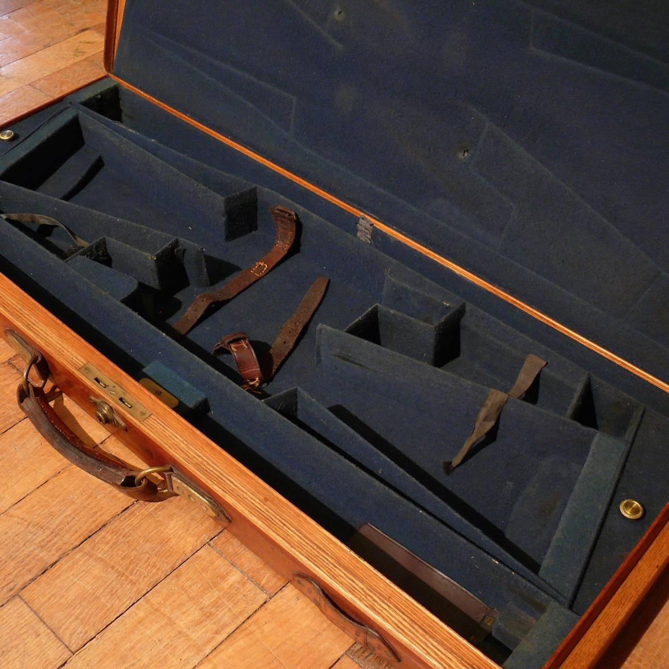 Holland and Holland Leather Double Gun Case, circa 1900 For Sale 2
