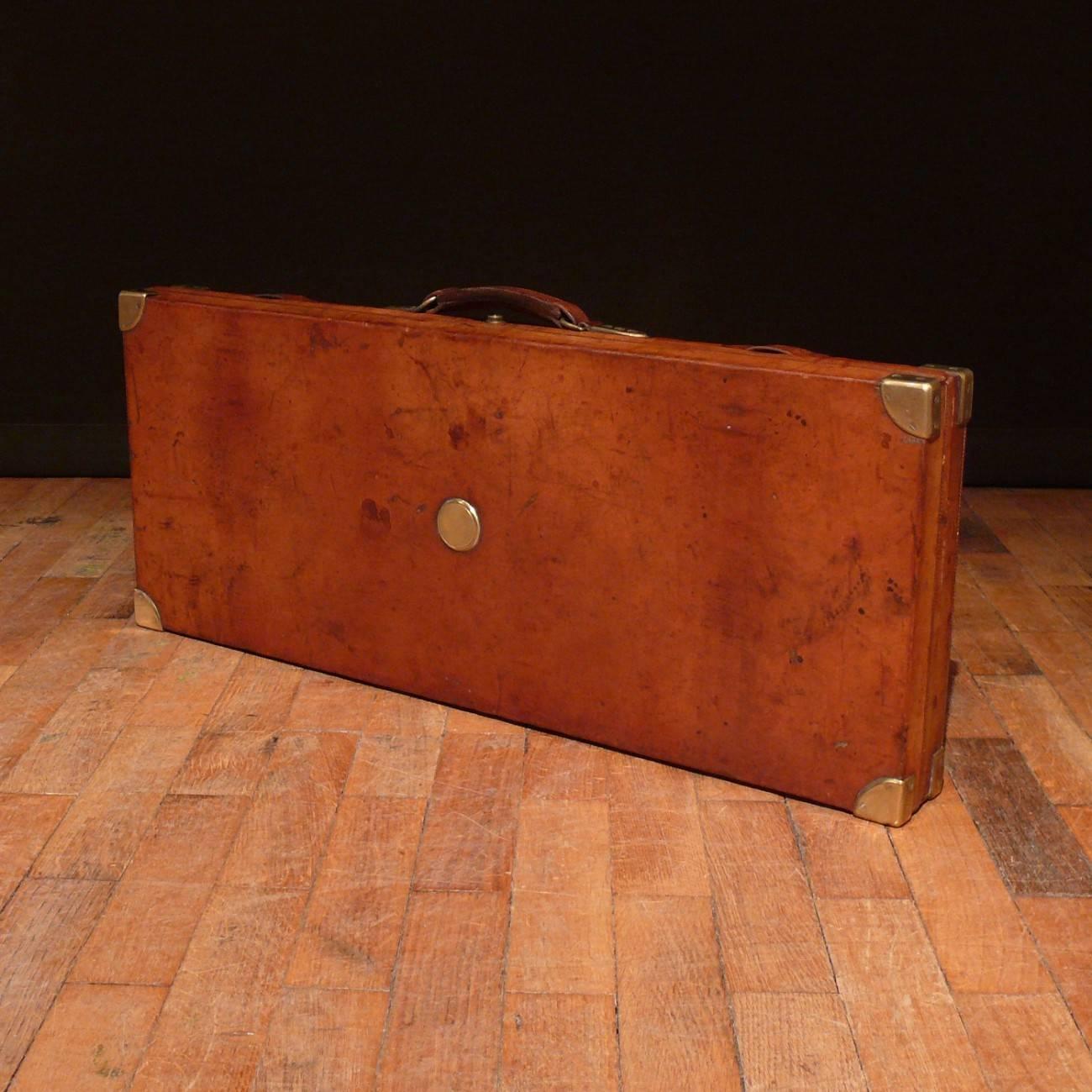 Holland and Holland Leather Double Gun Case, circa 1900 In Good Condition For Sale In London, GB