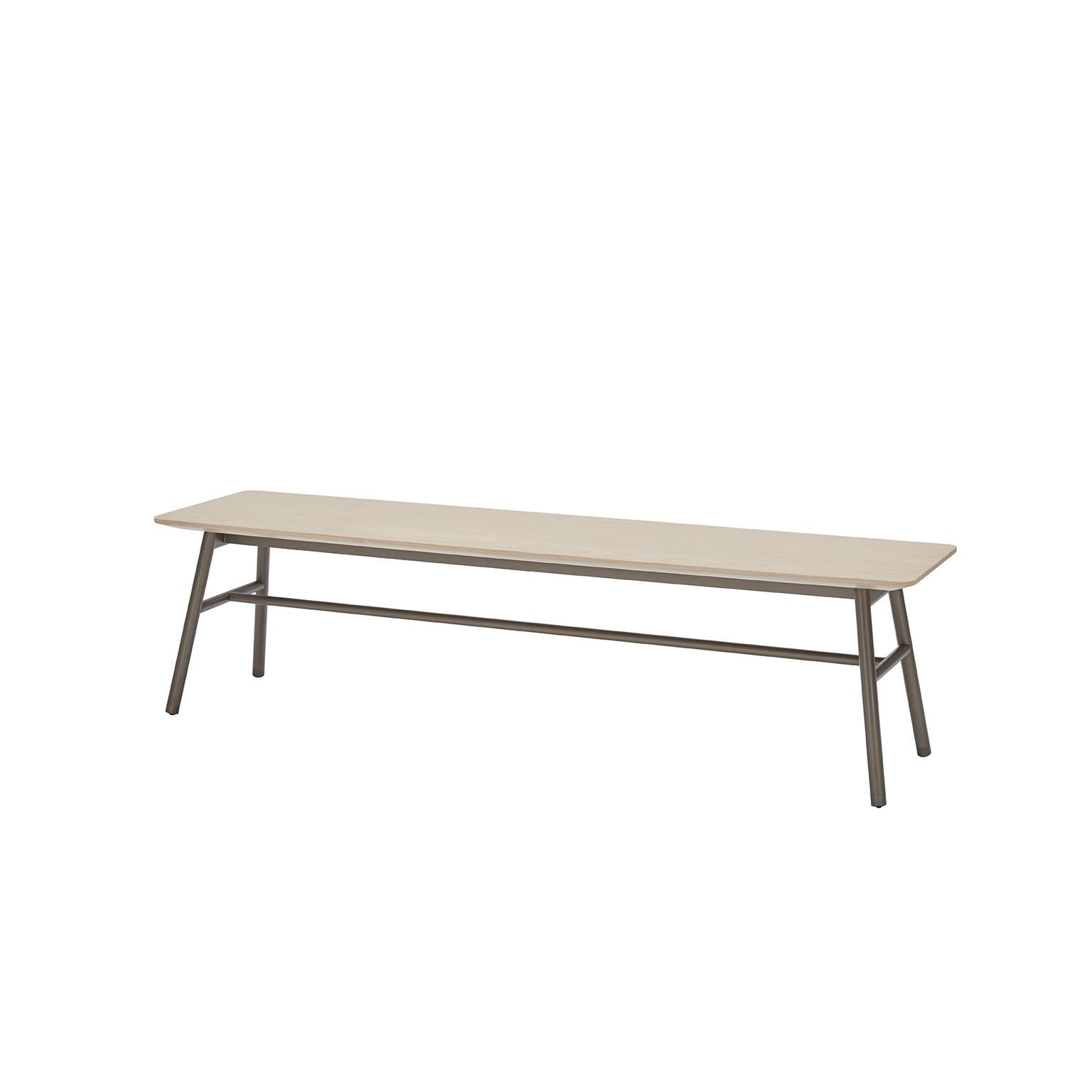 The Holland bench's beauty lies in its simplicity and structural rigor. Use it as a relaxed alternative to dining chairs, a functional bench in a hallway, at the foot of a bed, or as a flexible option in a commercial setting. The Holland bench is