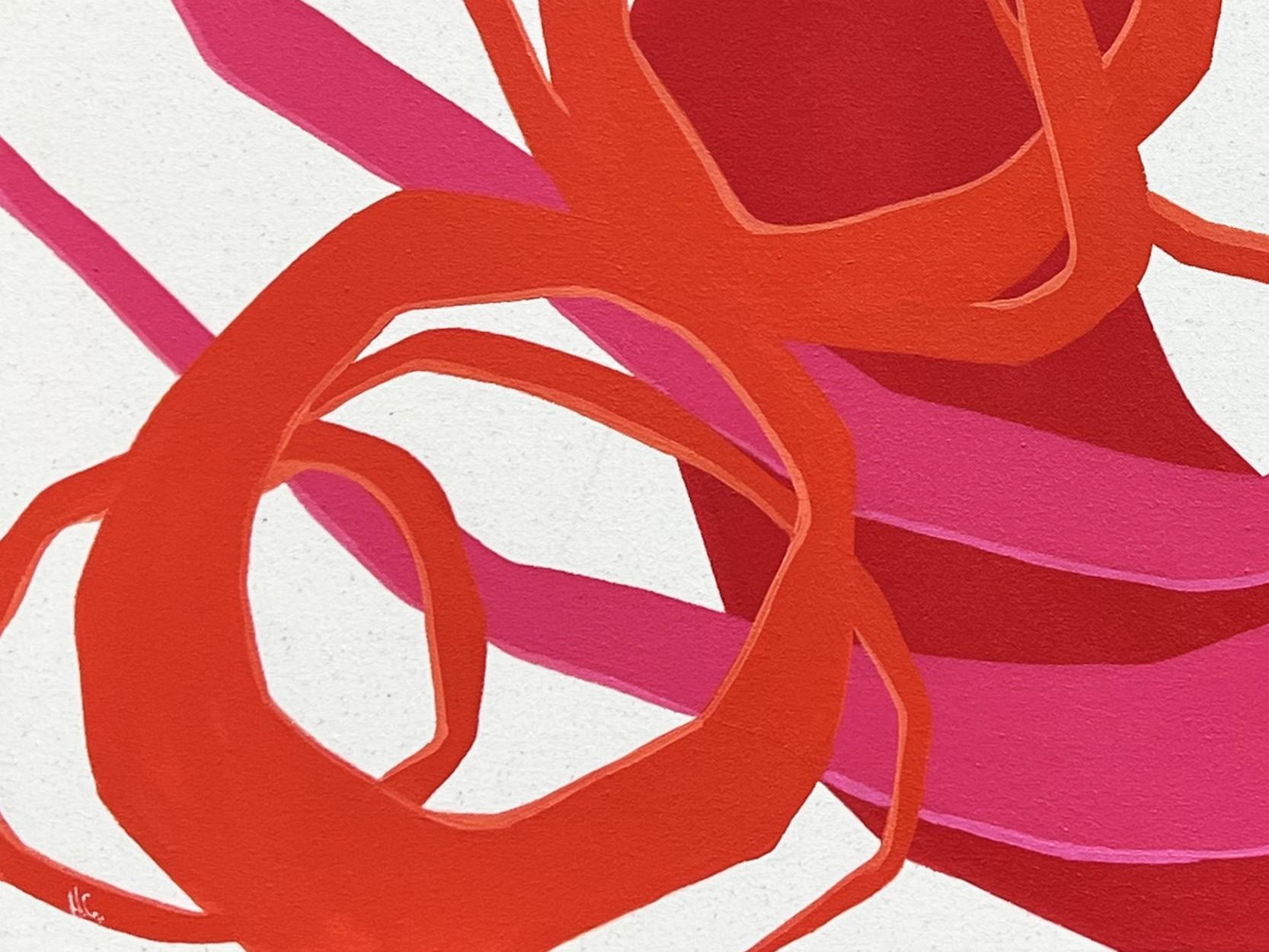 Pintura geométrica abstracta contemporánea del artista Holland Geibel, residente en Houston. La obra presenta capas de formas en espiral de tonos rosas y rojos sobre un fondo blanco. Firmado en la esquina inferior izquierda del anverso, así como
