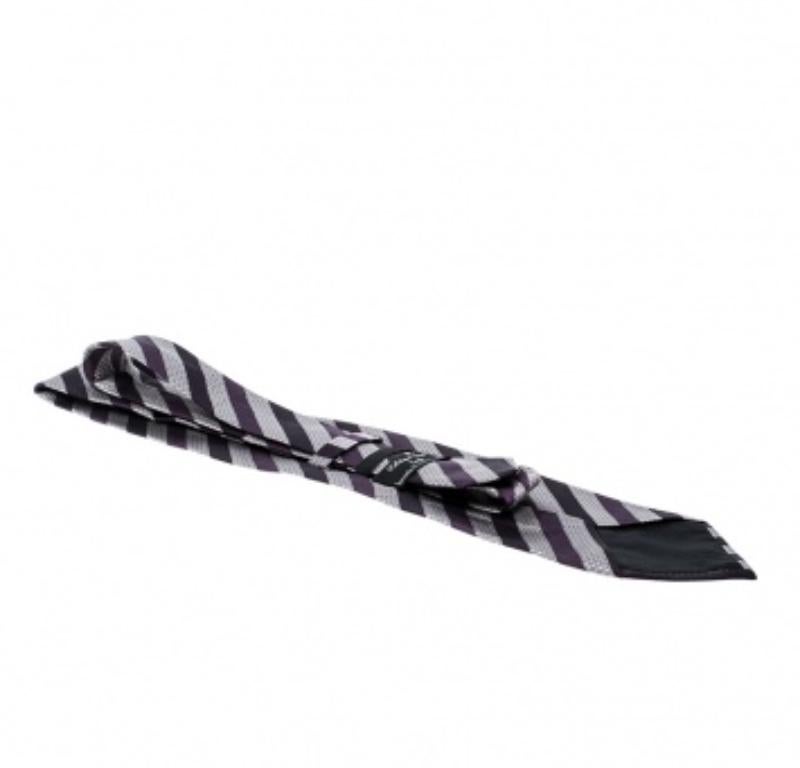 Holliday & Brown For Prada Corbata de Jacquard de Seda con Rayas Diagonales Moradas Gris en venta