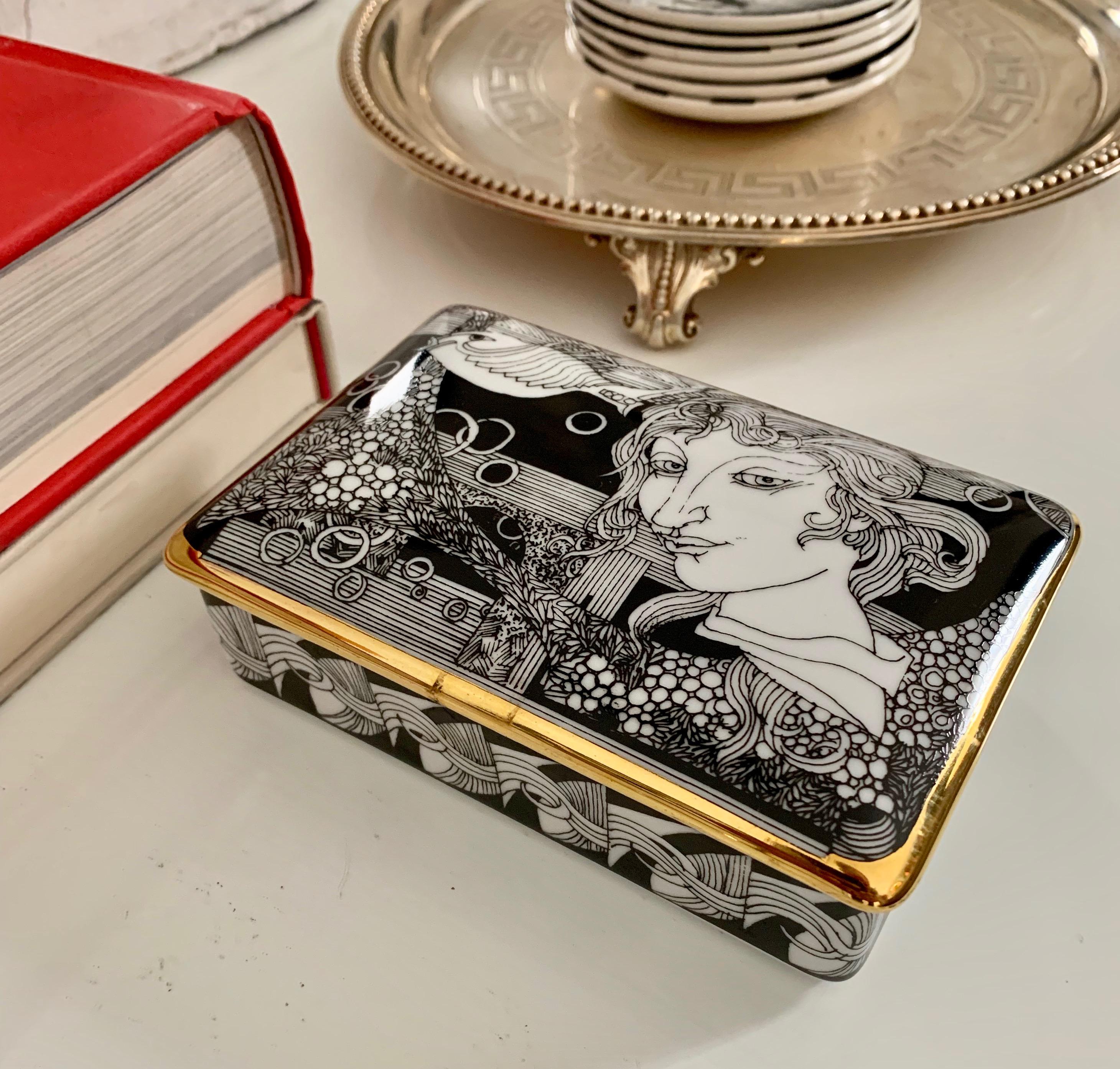 Hollohaza Hand Painted Gilt Porcelain Lidded Box 4