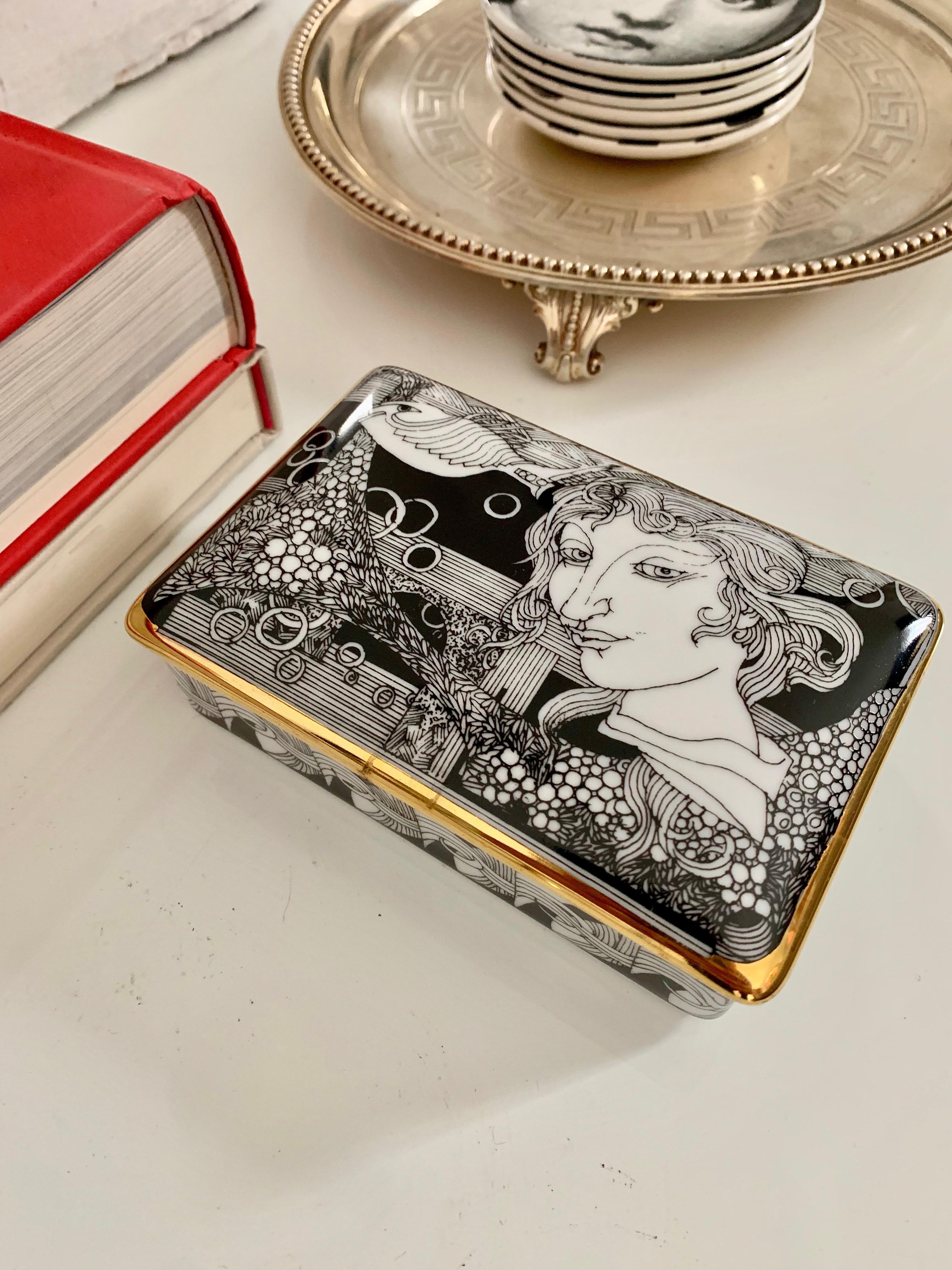 Hollohaza Hand Painted Gilt Porcelain Lidded Box 5