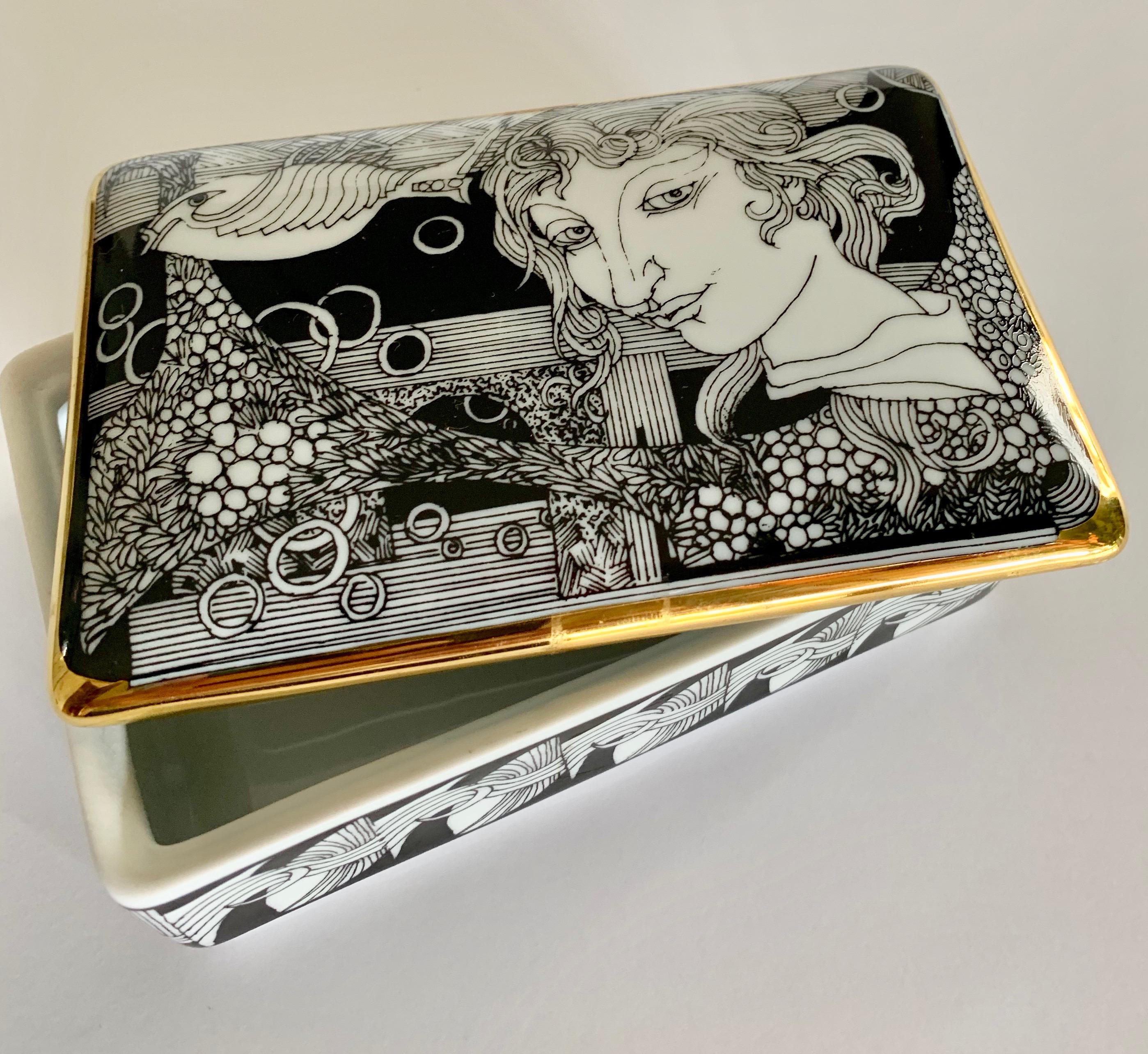 Hollohaza Hand Painted Gilt Porcelain Lidded Box In Good Condition In Los Angeles, CA