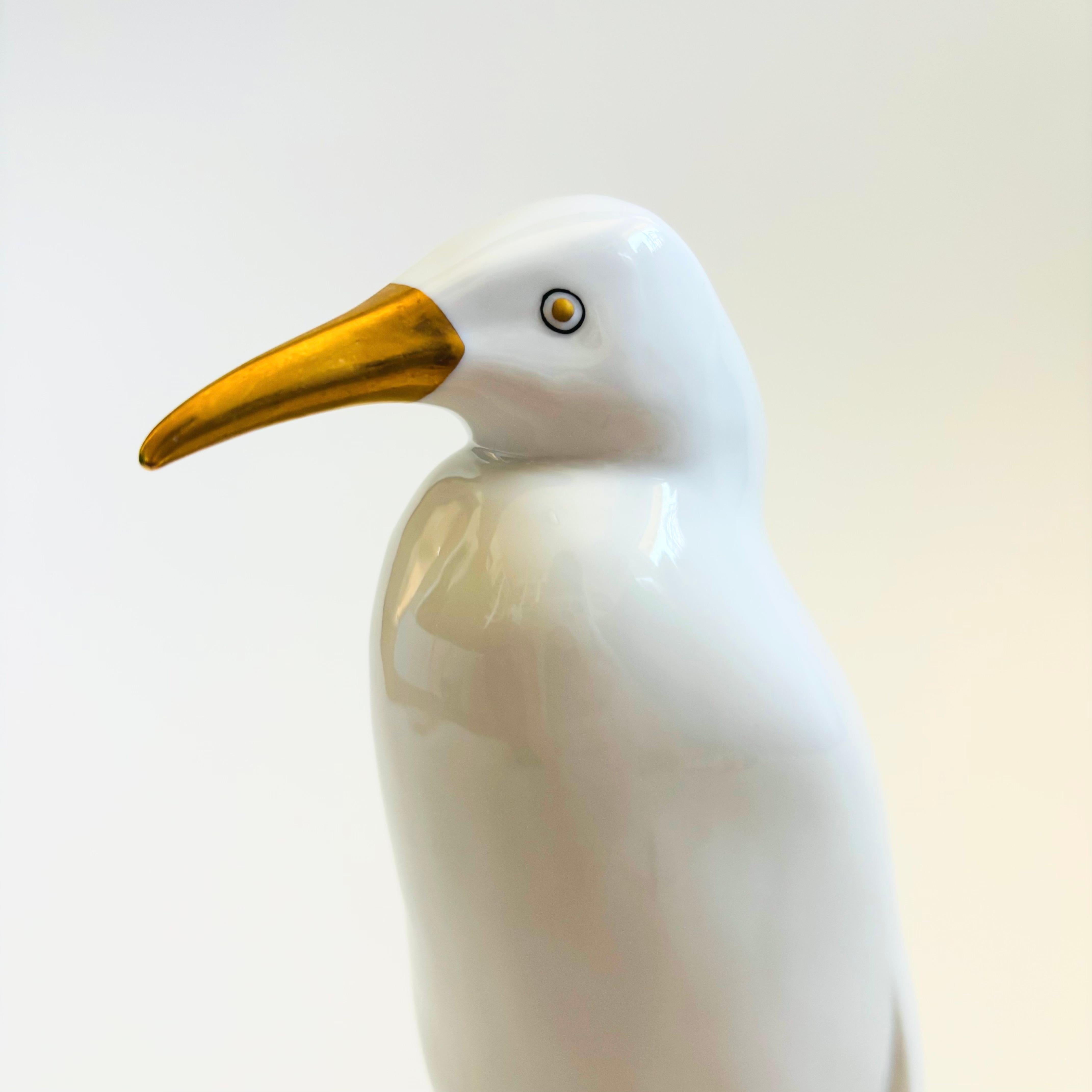 20ième siècle Hollohaza Pingouin en porcelaine hongroise en vente