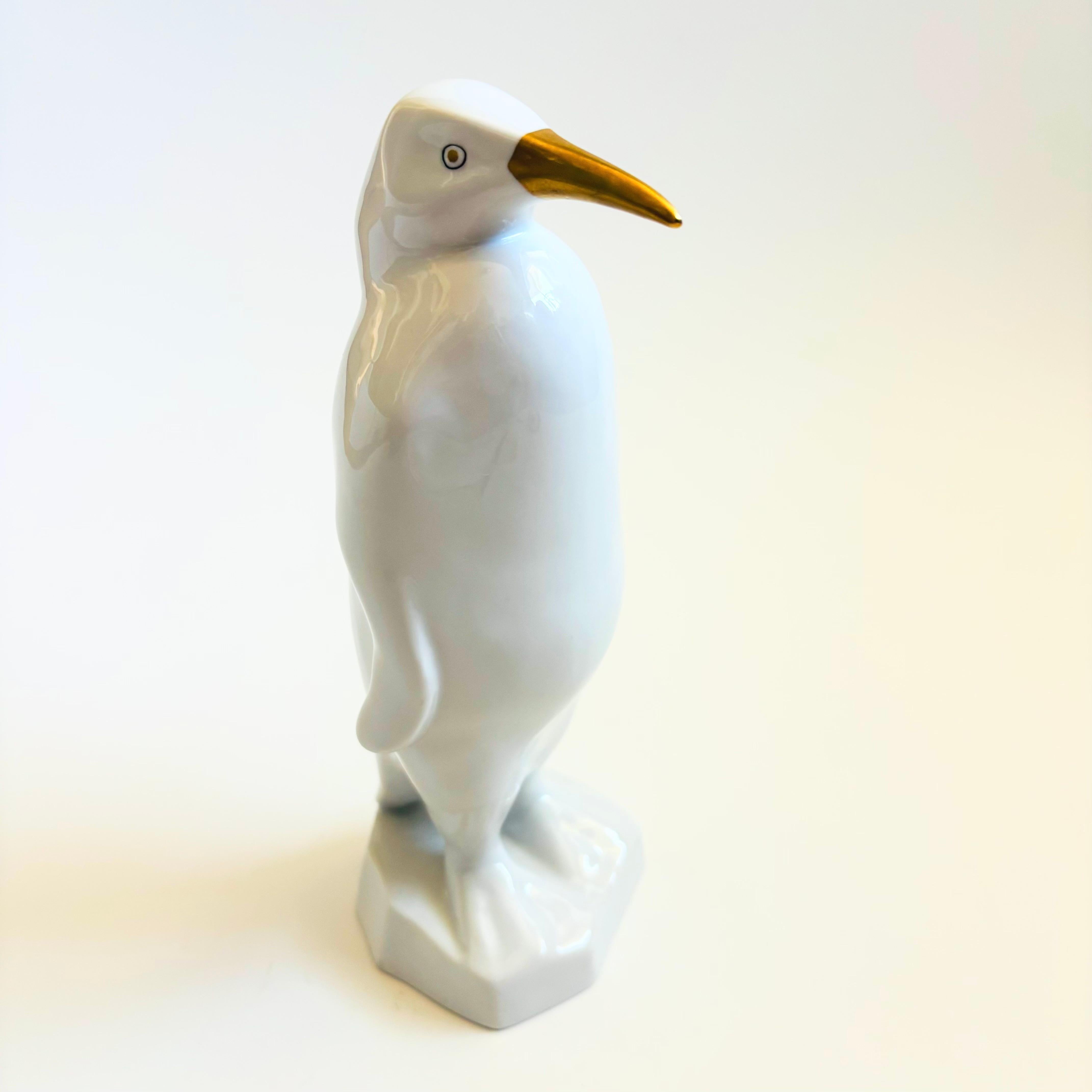 Hollohaza Pingouin en porcelaine hongroise en vente 1